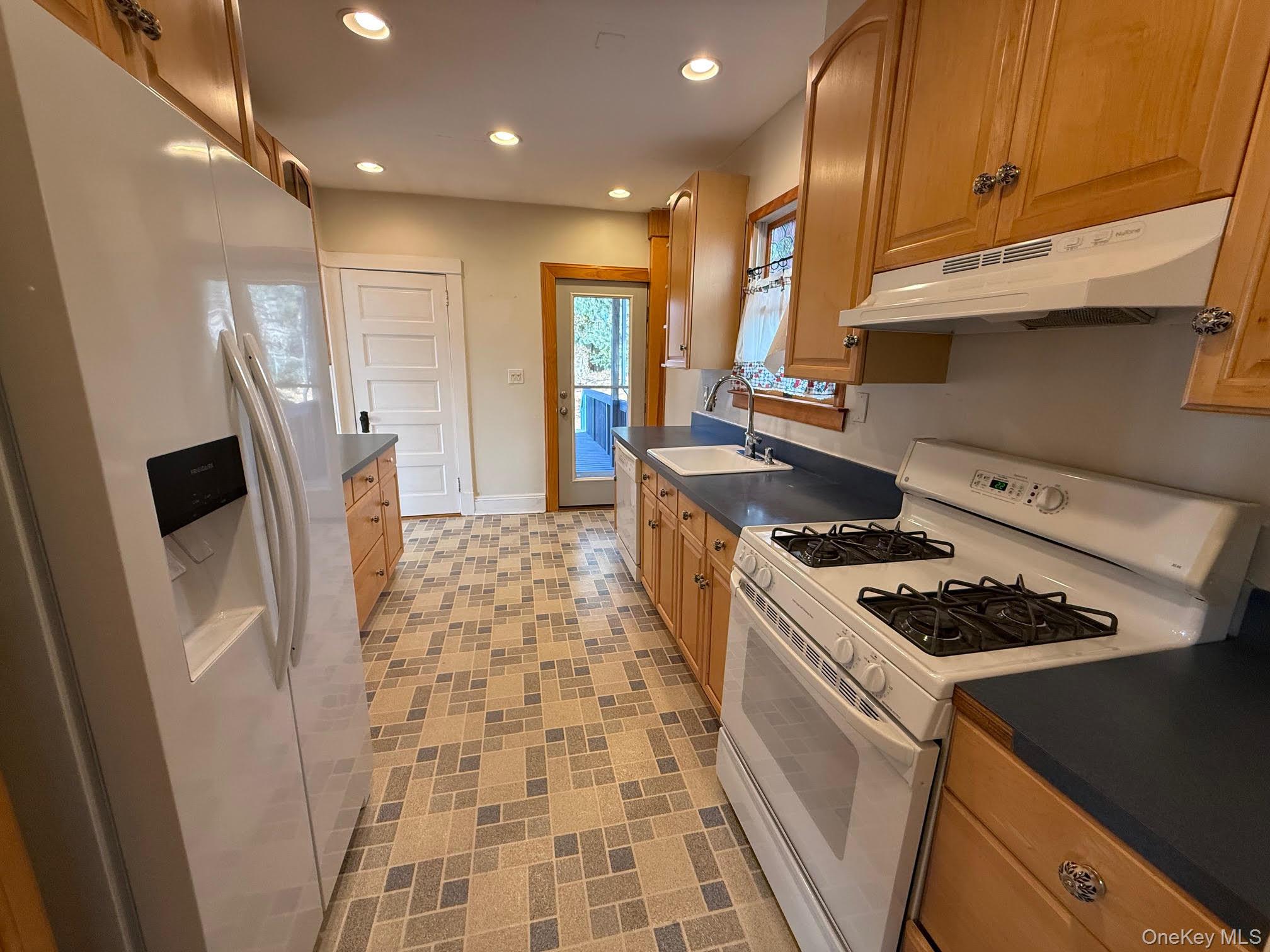 #10 photo, 15 Highland Avenue, Northport , NY 11768