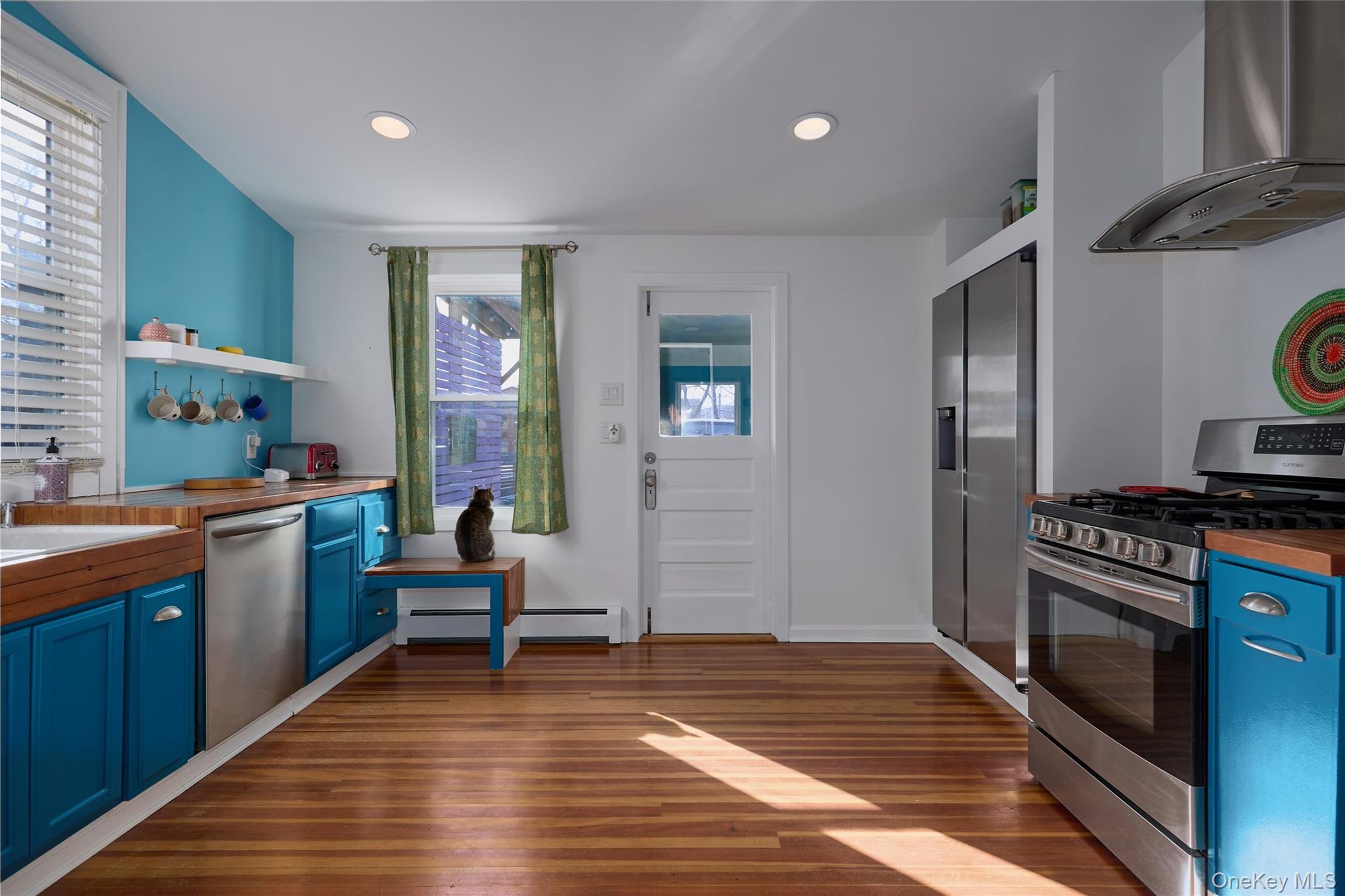 #8 photo, 315 State, Hudson , NY 12534