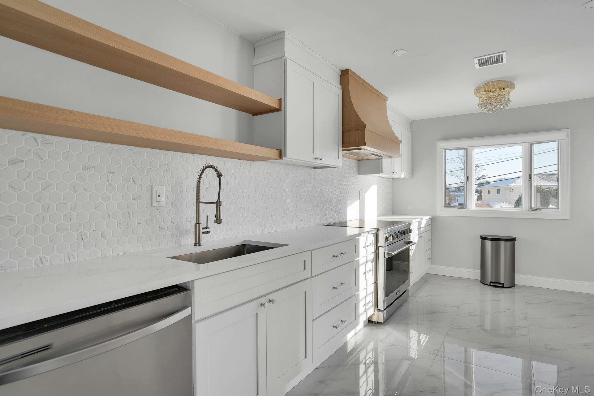 #17 photo, 89 Harvest Lane, Commack , NY 11725