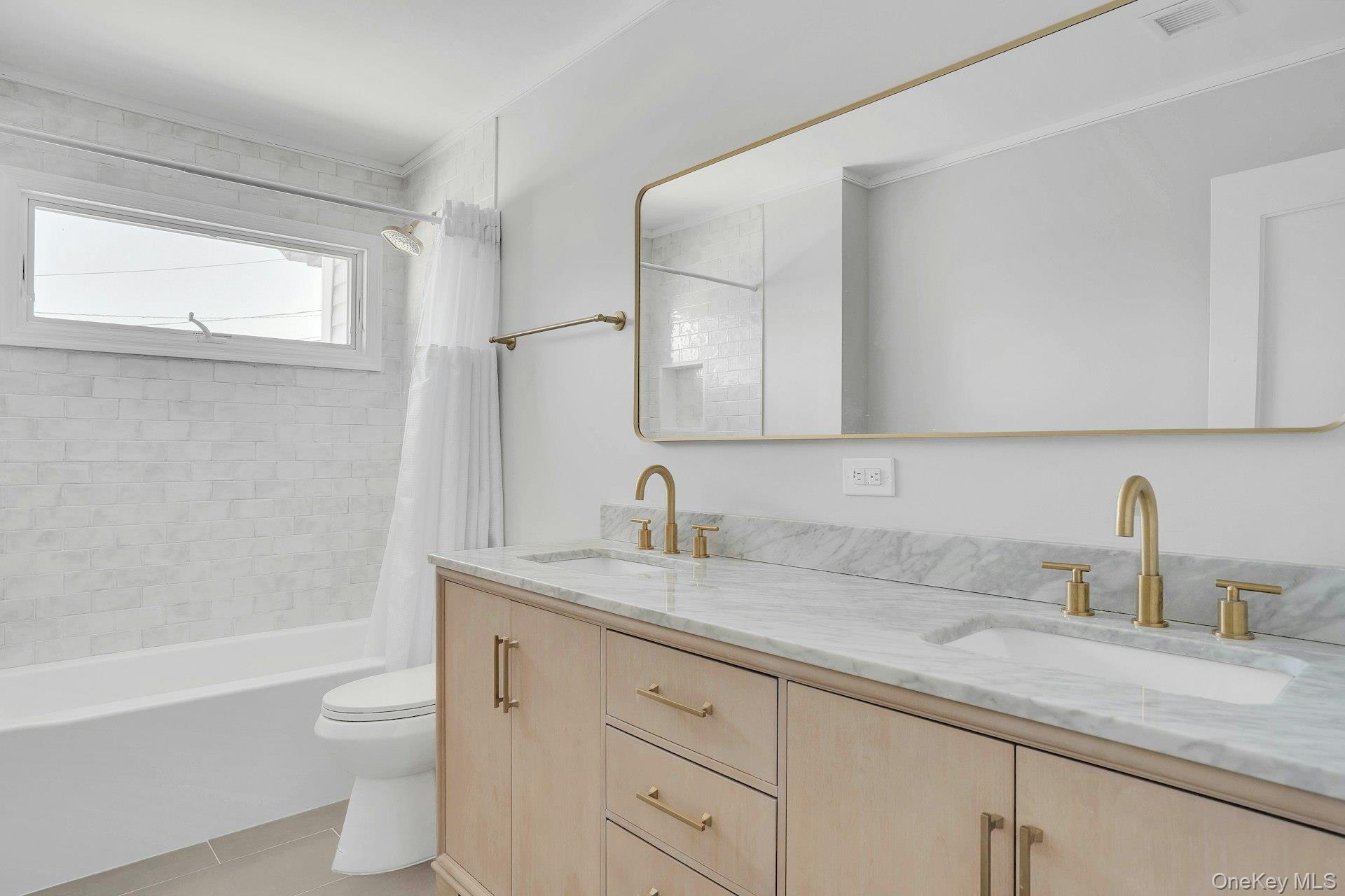 #19 photo, 89 Harvest Lane, Commack , NY 11725