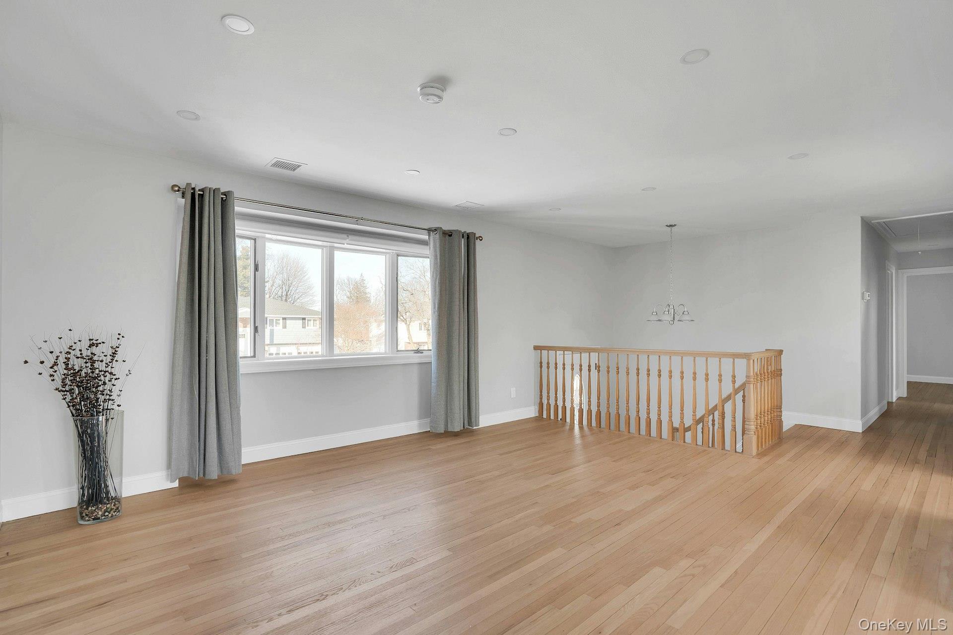 #6 photo, 89 Harvest Lane, Commack , NY 11725