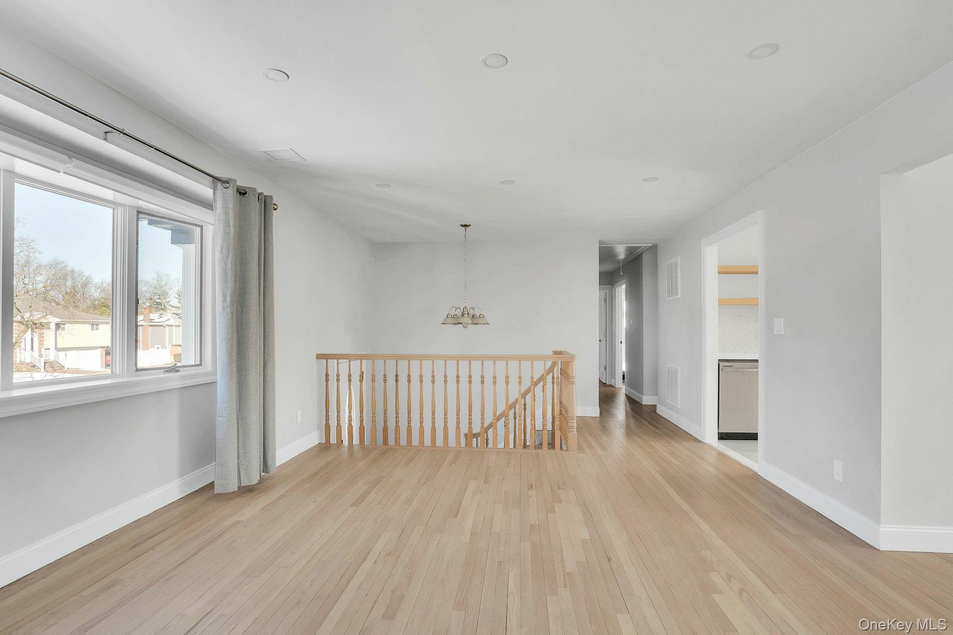 #7 photo, 89 Harvest Lane, Commack , NY 11725