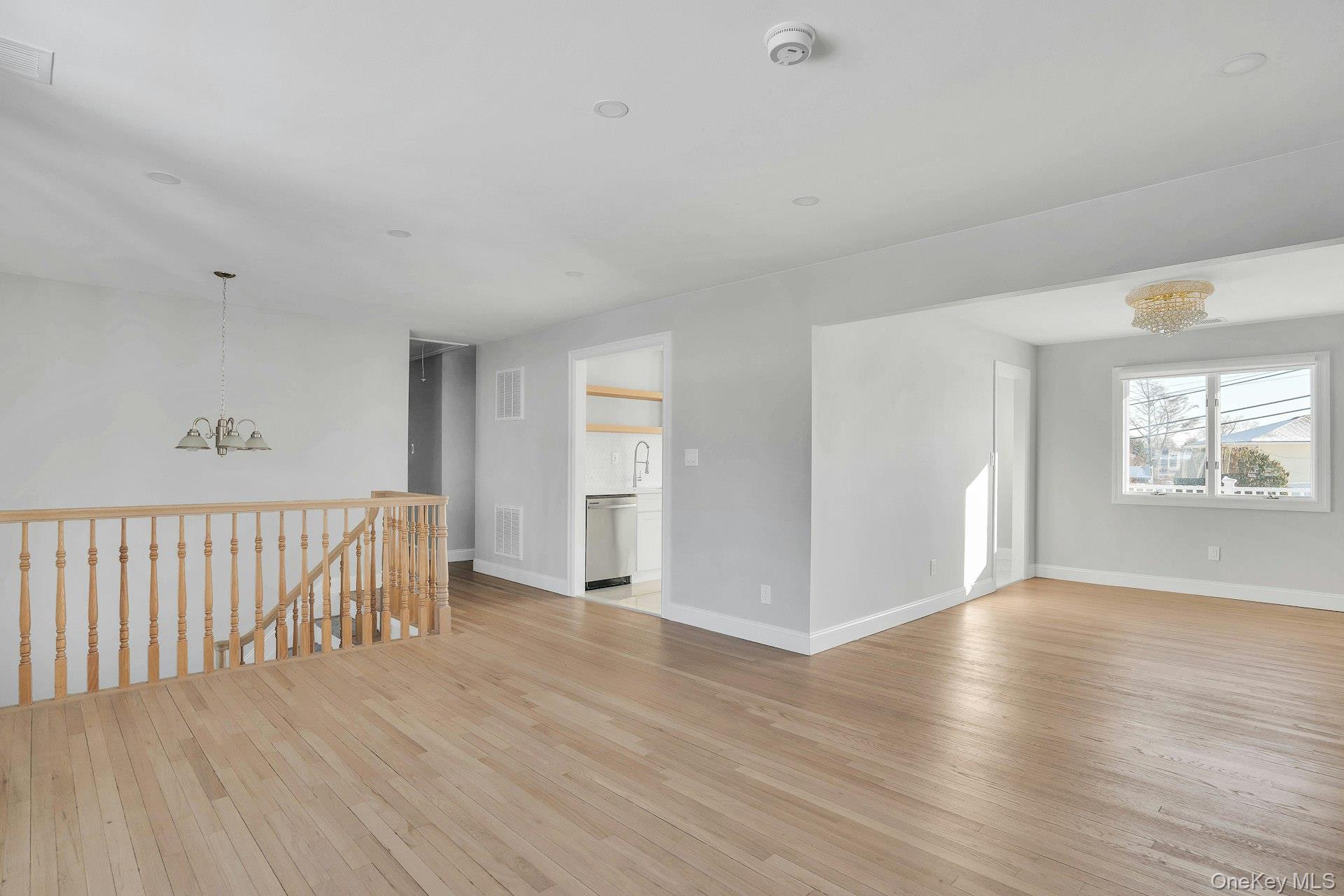 #8 photo, 89 Harvest Lane, Commack , NY 11725