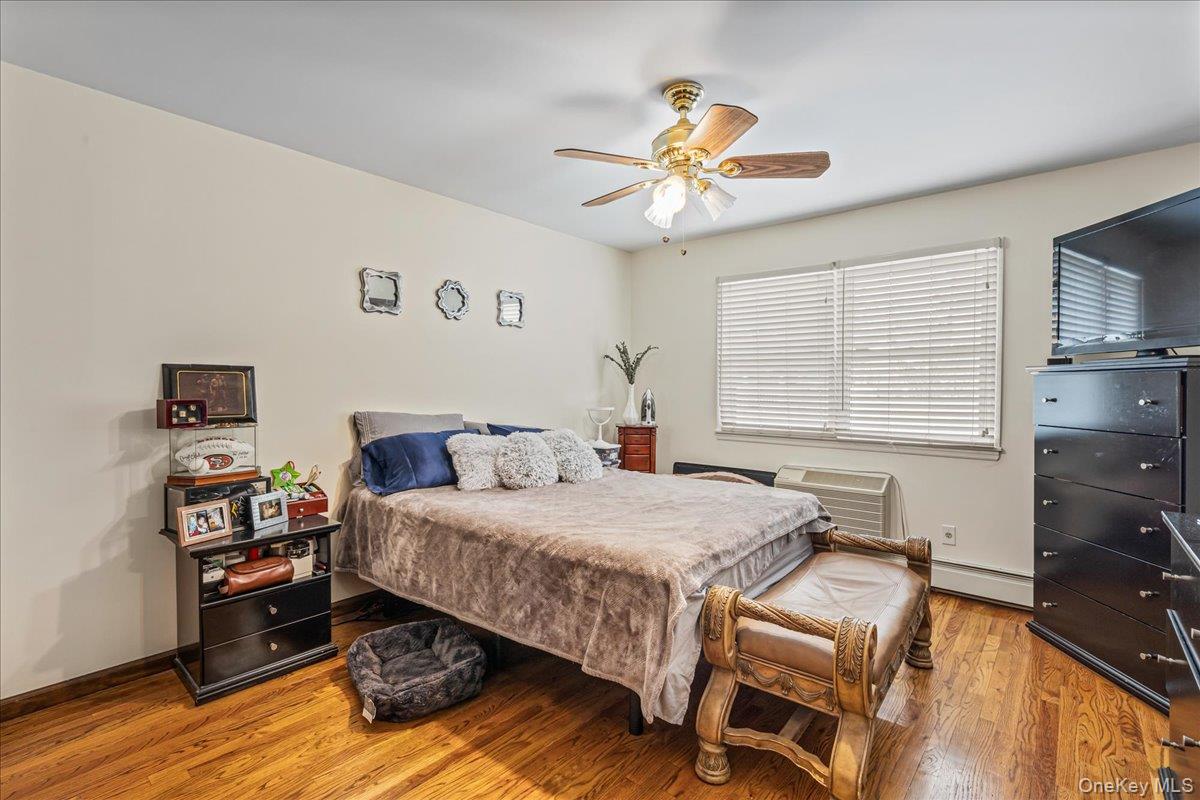 #13 photo, Bayside, Bayside , NY 11361