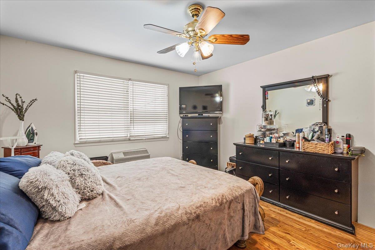 #15 photo, Bayside, Bayside , NY 11361