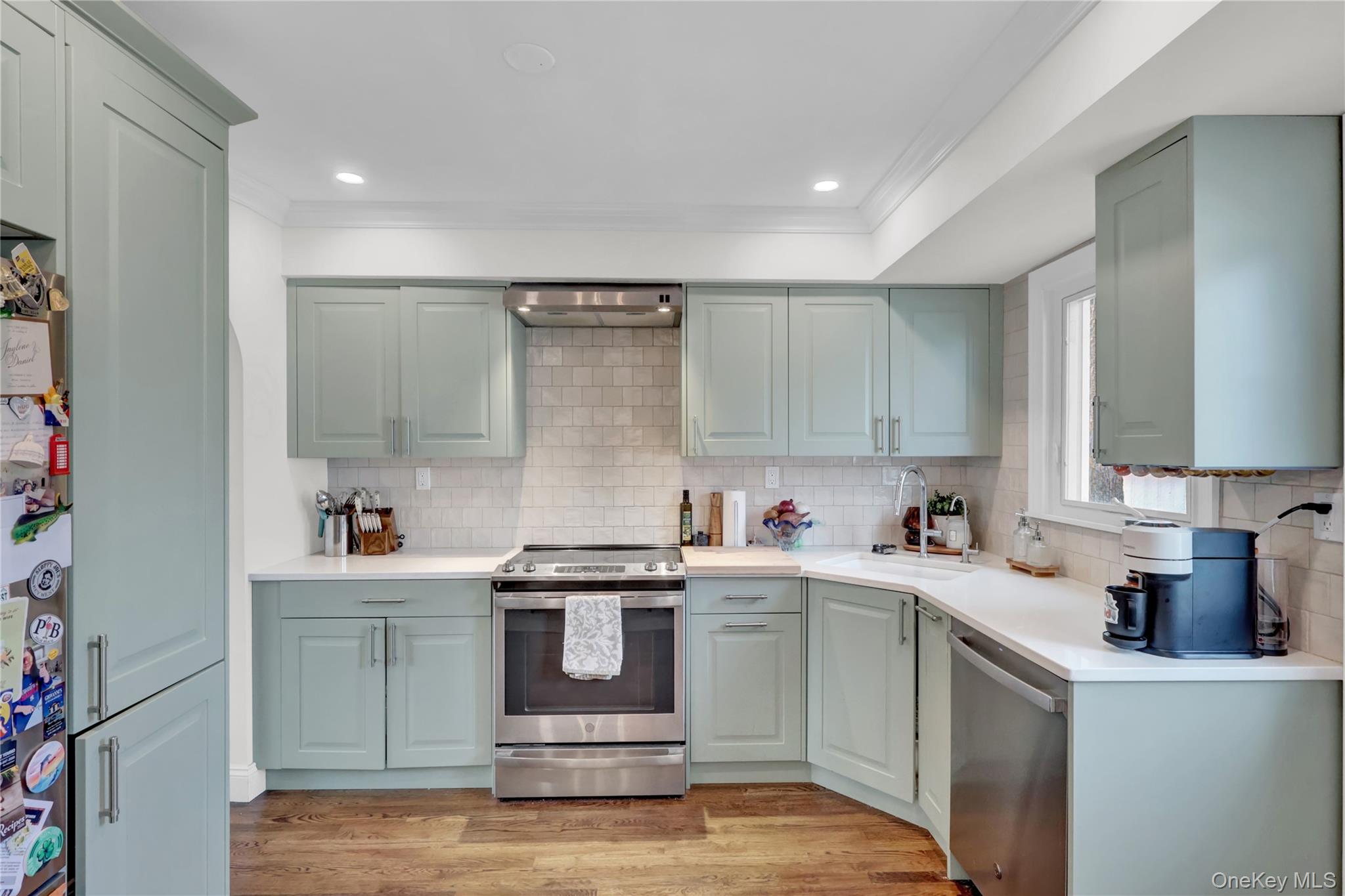 #8 photo, 3887 Hudson Avenue, Seaford , NY 11783