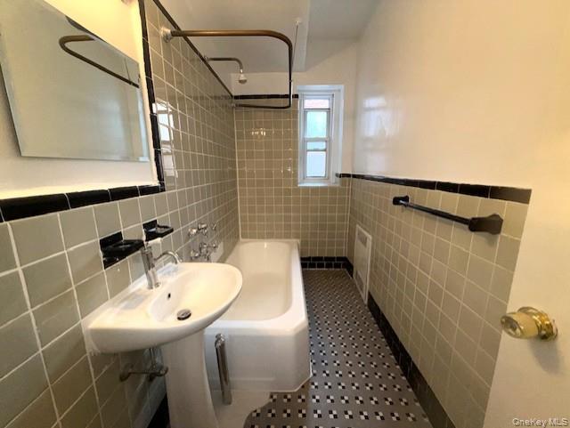 #9 photo, 114-20 Queens Boulevard, Forest Hills , NY 11375