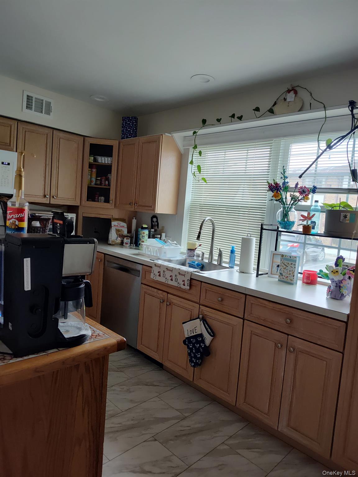 #4 photo, 458 Mariners Way, Copiague , NY 11726