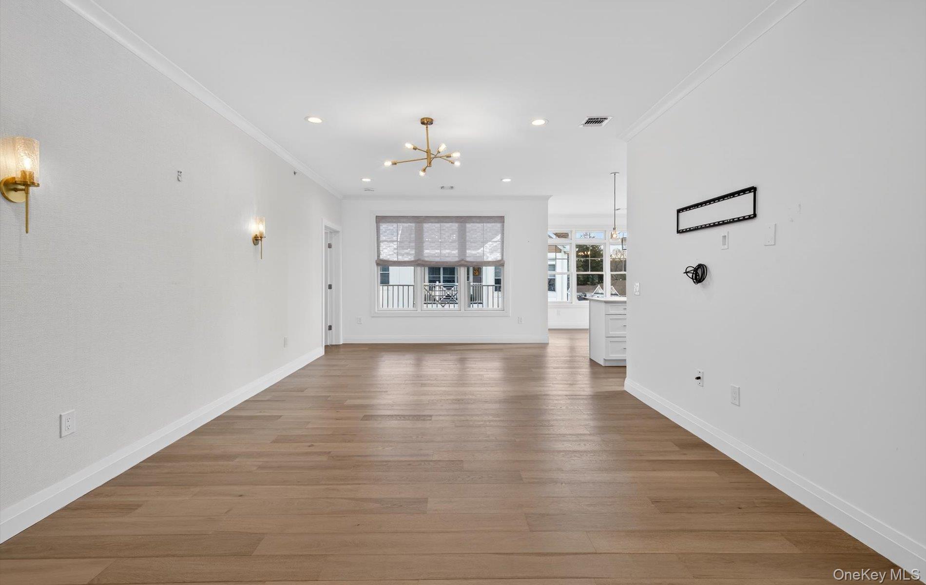 #15 photo, 28301 Spruce Pond Circle, Plainview , NY 11803