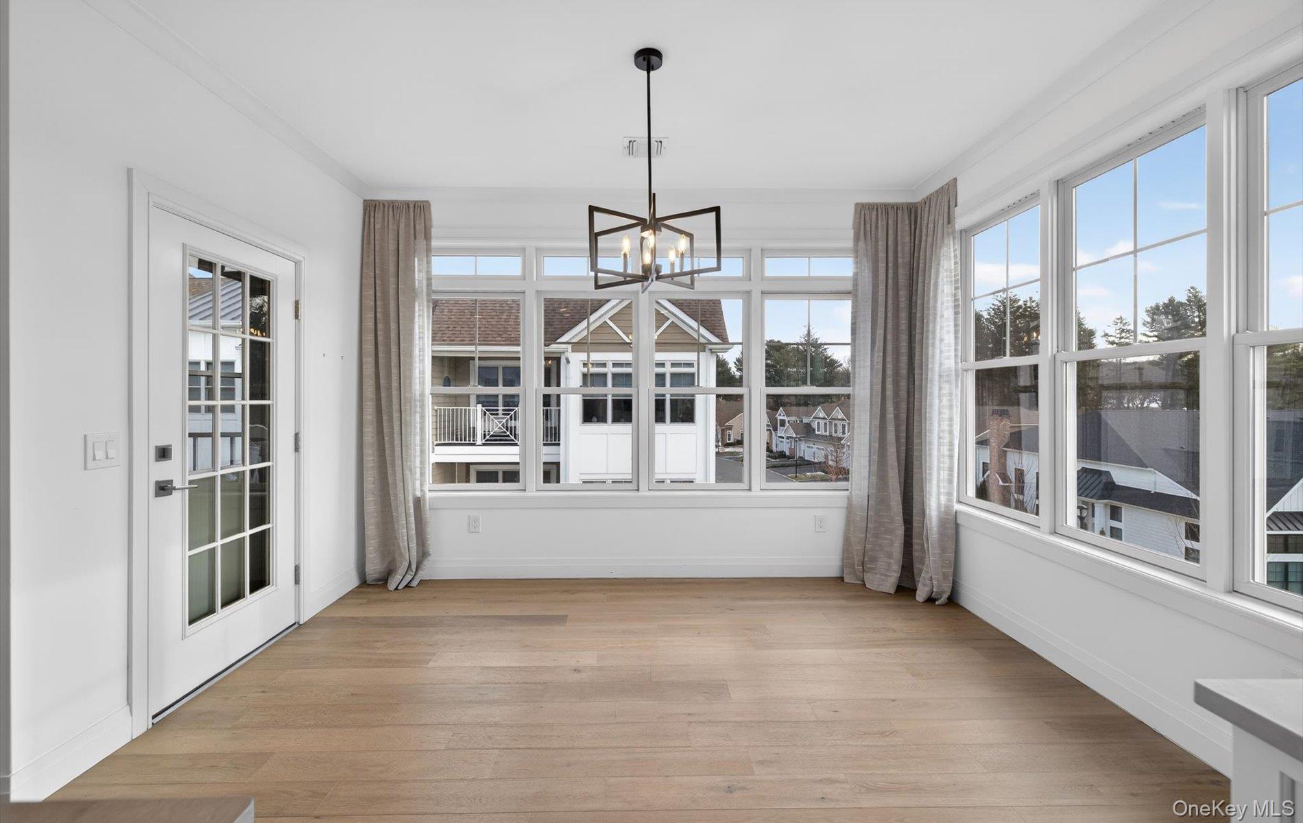 #18 photo, 28301 Spruce Pond Circle, Plainview , NY 11803