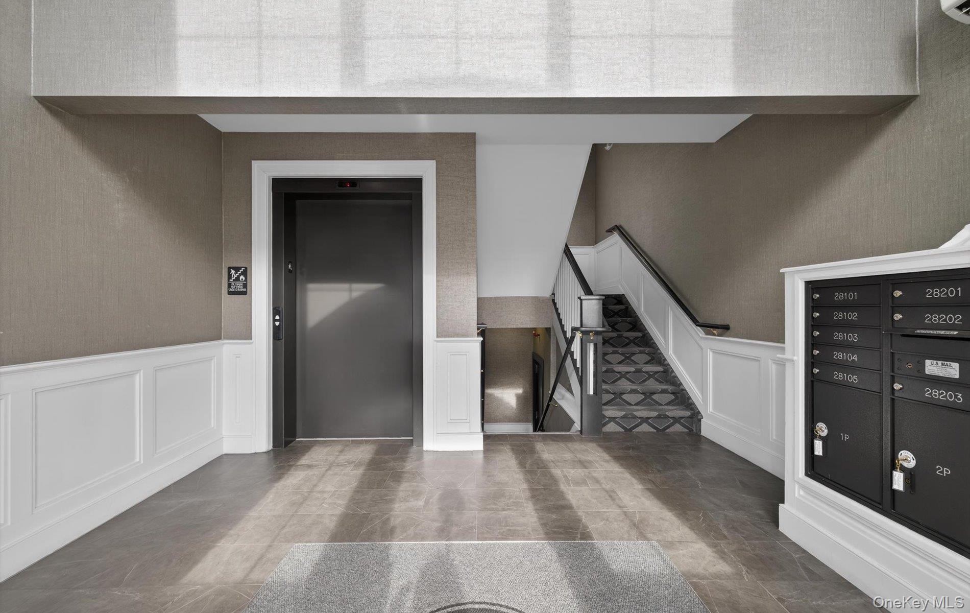 #4 photo, 28301 Spruce Pond Circle, Plainview , NY 11803