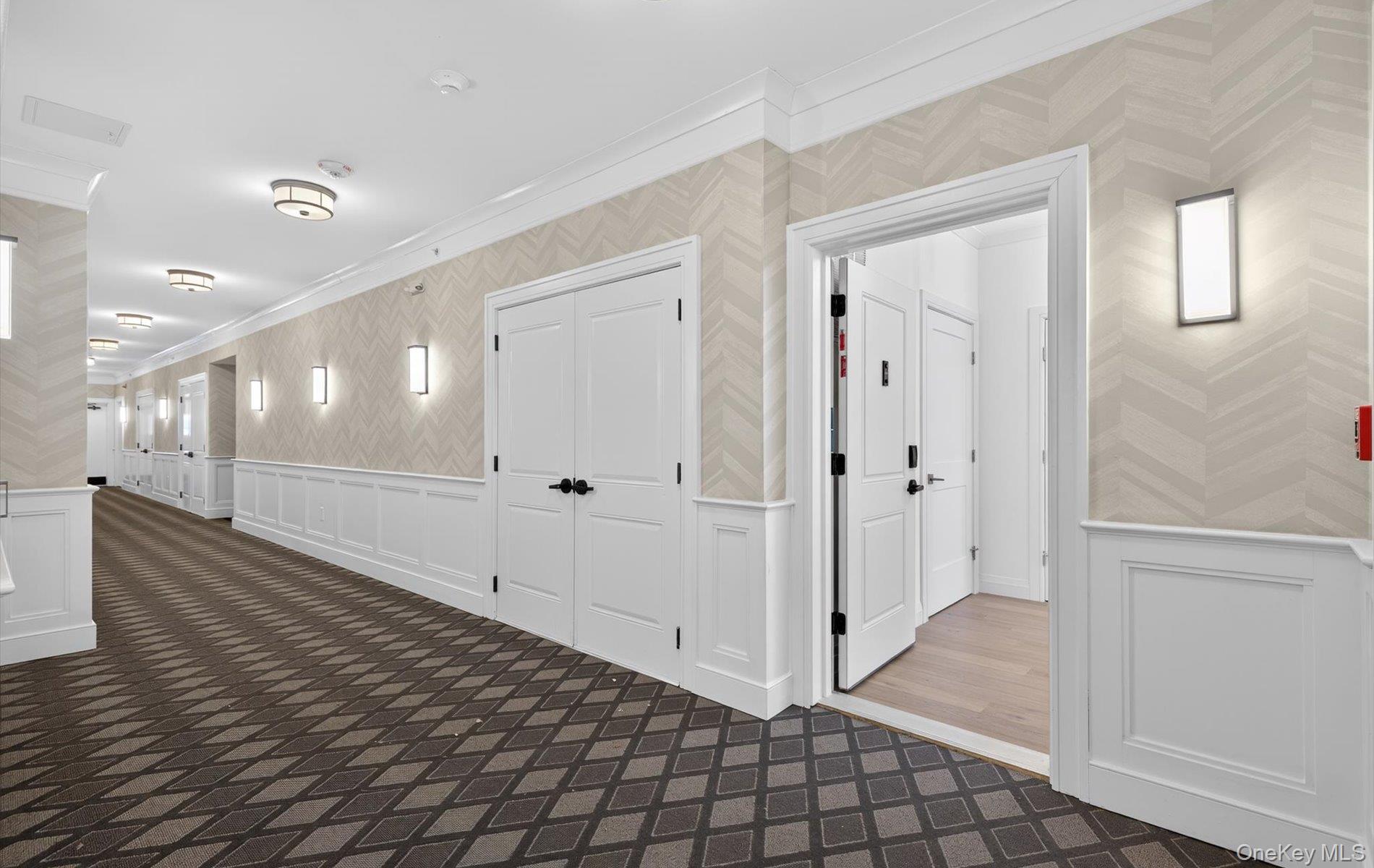 #5 photo, 28301 Spruce Pond Circle, Plainview , NY 11803