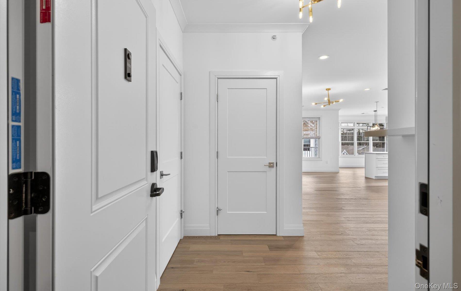 #6 photo, 28301 Spruce Pond Circle, Plainview , NY 11803