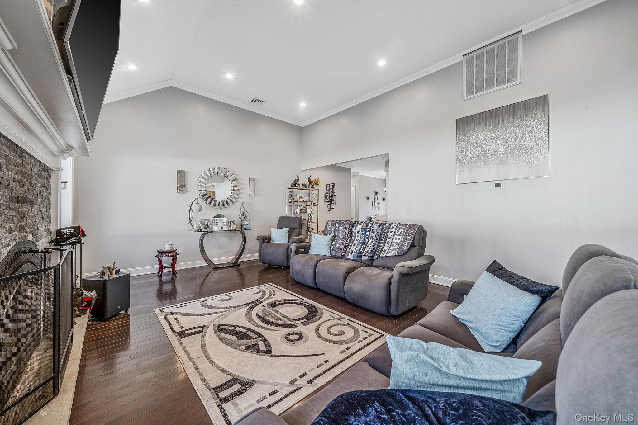 #18 photo, 48A Middle Island Avenue, Medford , NY 11763