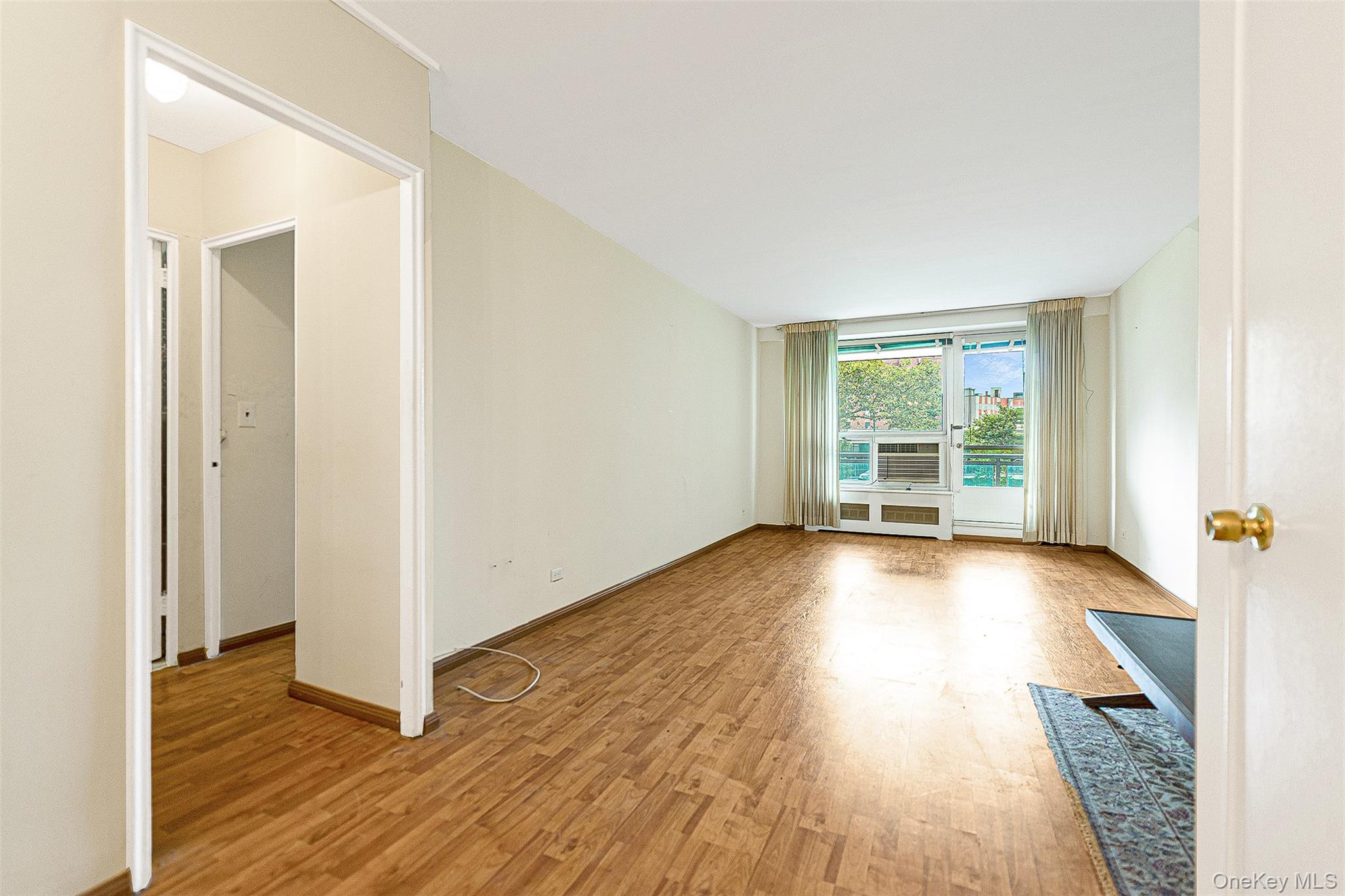 #8 photo, 97-37 63rd Road, कुईंस Rego Park , NY 11374