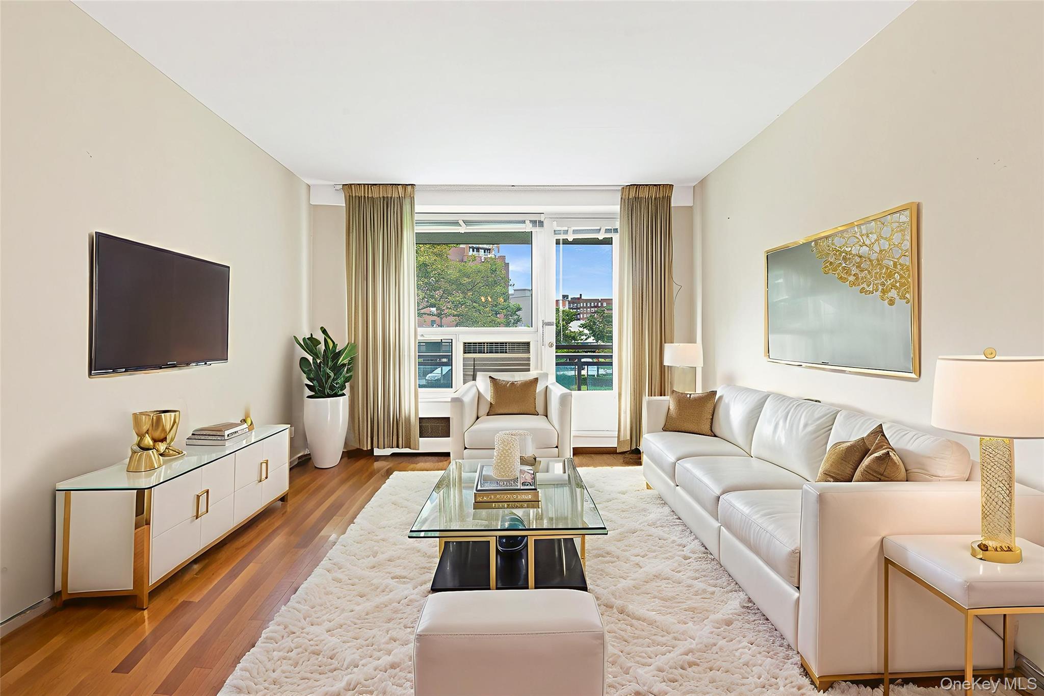 #9 photo, 97-37 63rd Road, कुईंस Rego Park , NY 11374