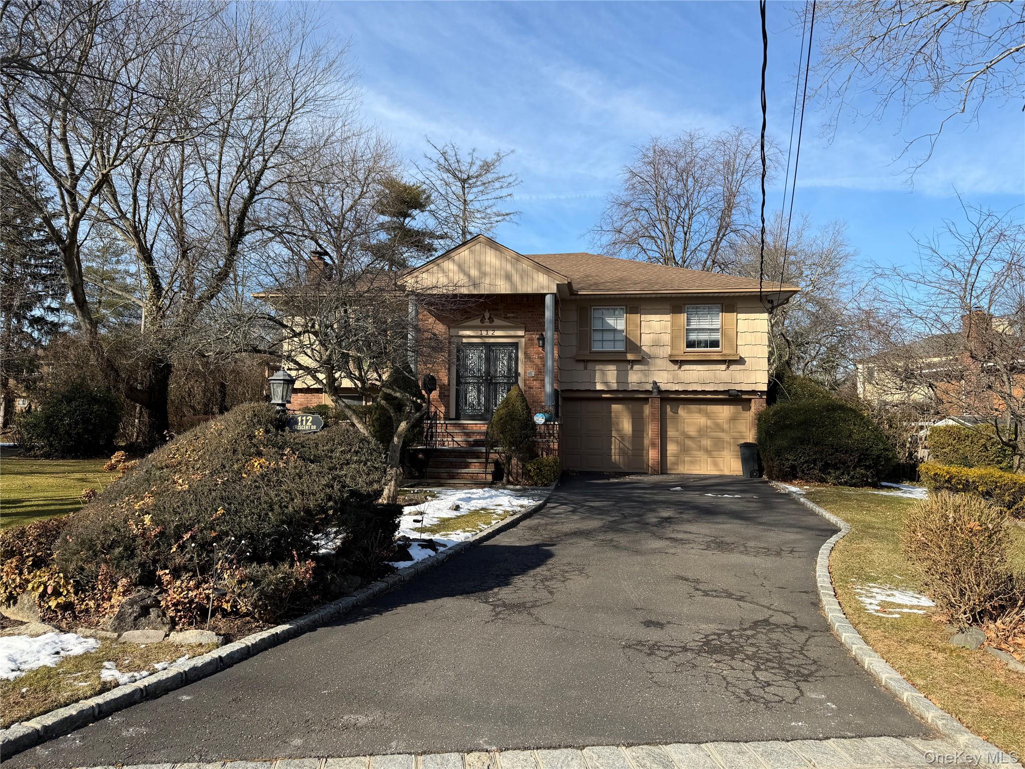 #2 photo, 112 Crescent Drive, Searingtown , NY 11507