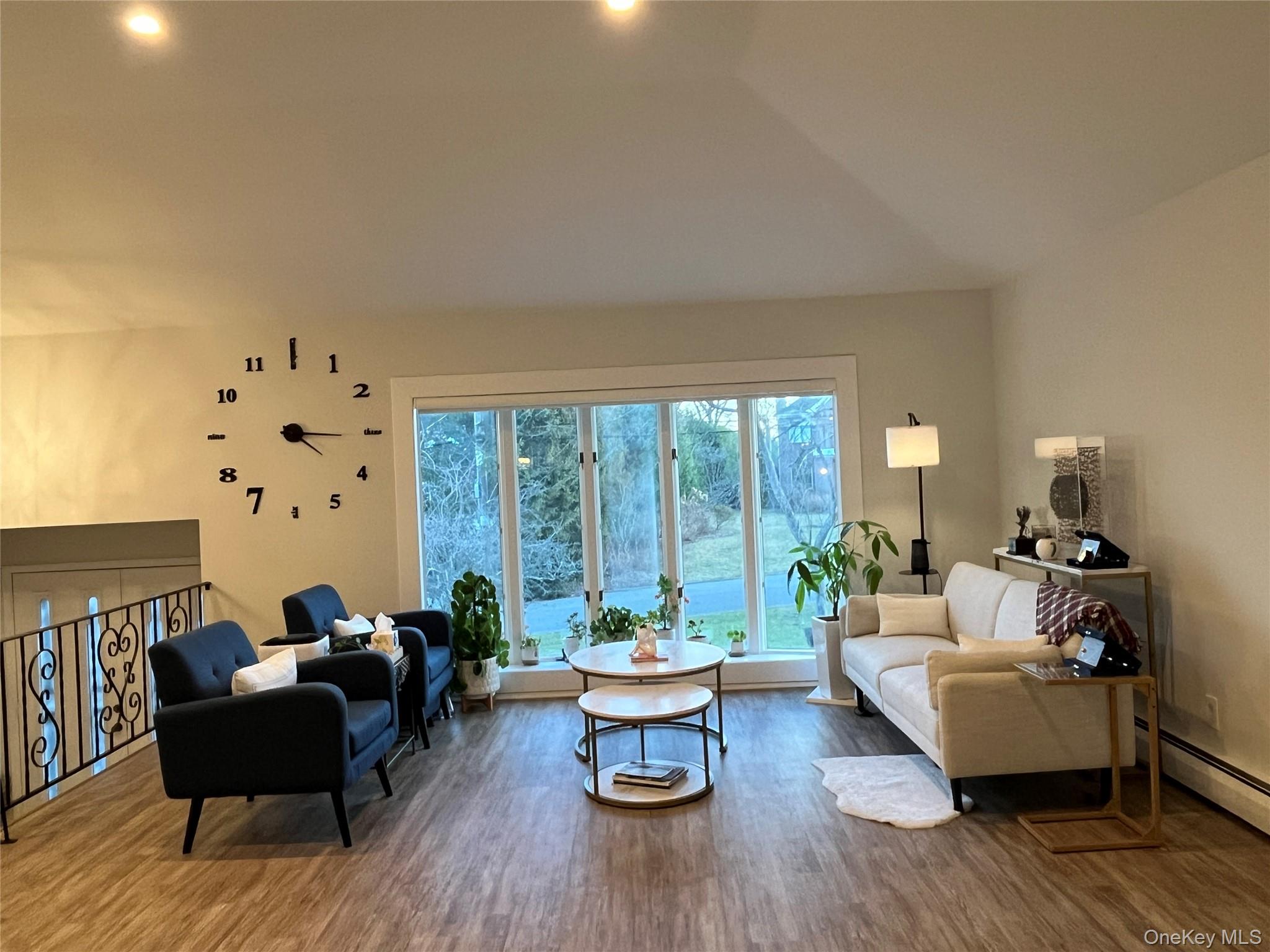 #3 photo, 112 Crescent Drive, Searingtown , NY 11507