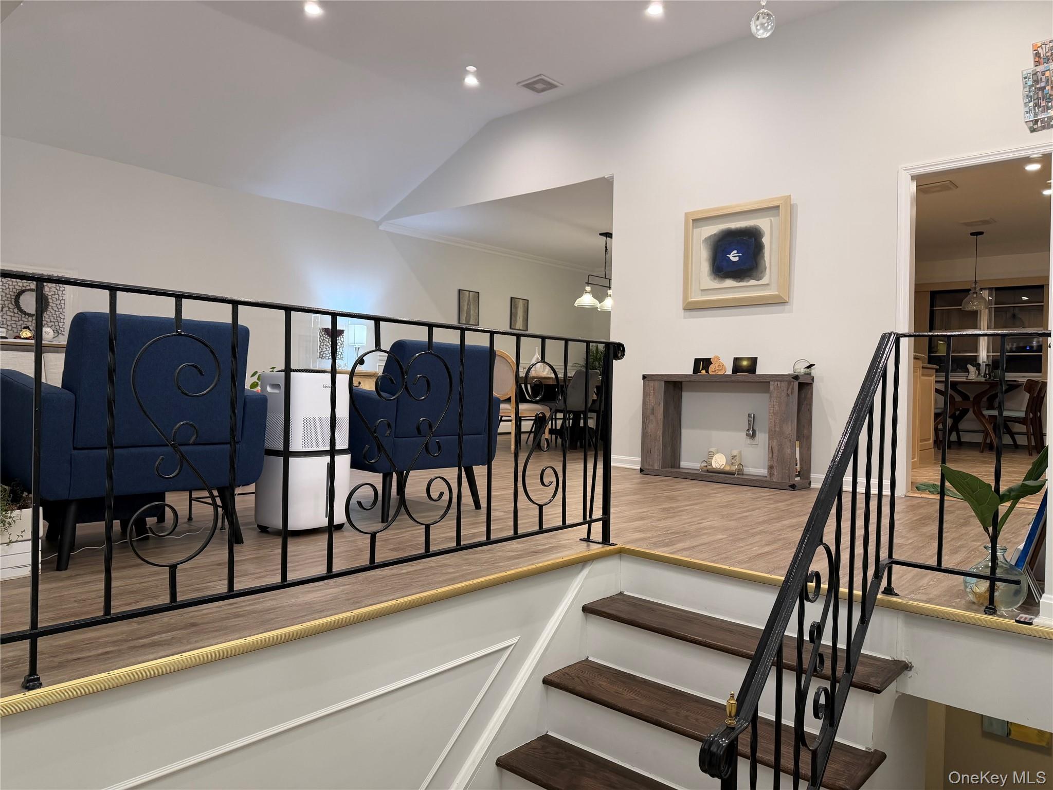 #5 photo, 112 Crescent Drive, Searingtown , NY 11507