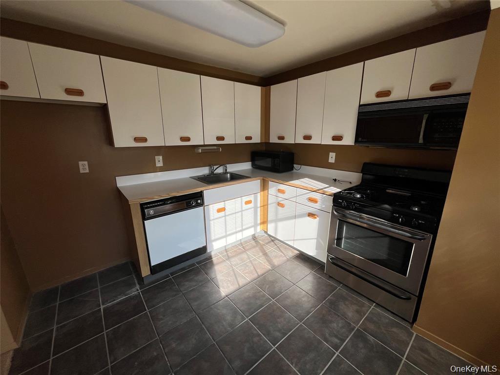 #3 photo, 45 Newbrook Lane, Bay Shore , NY 11706