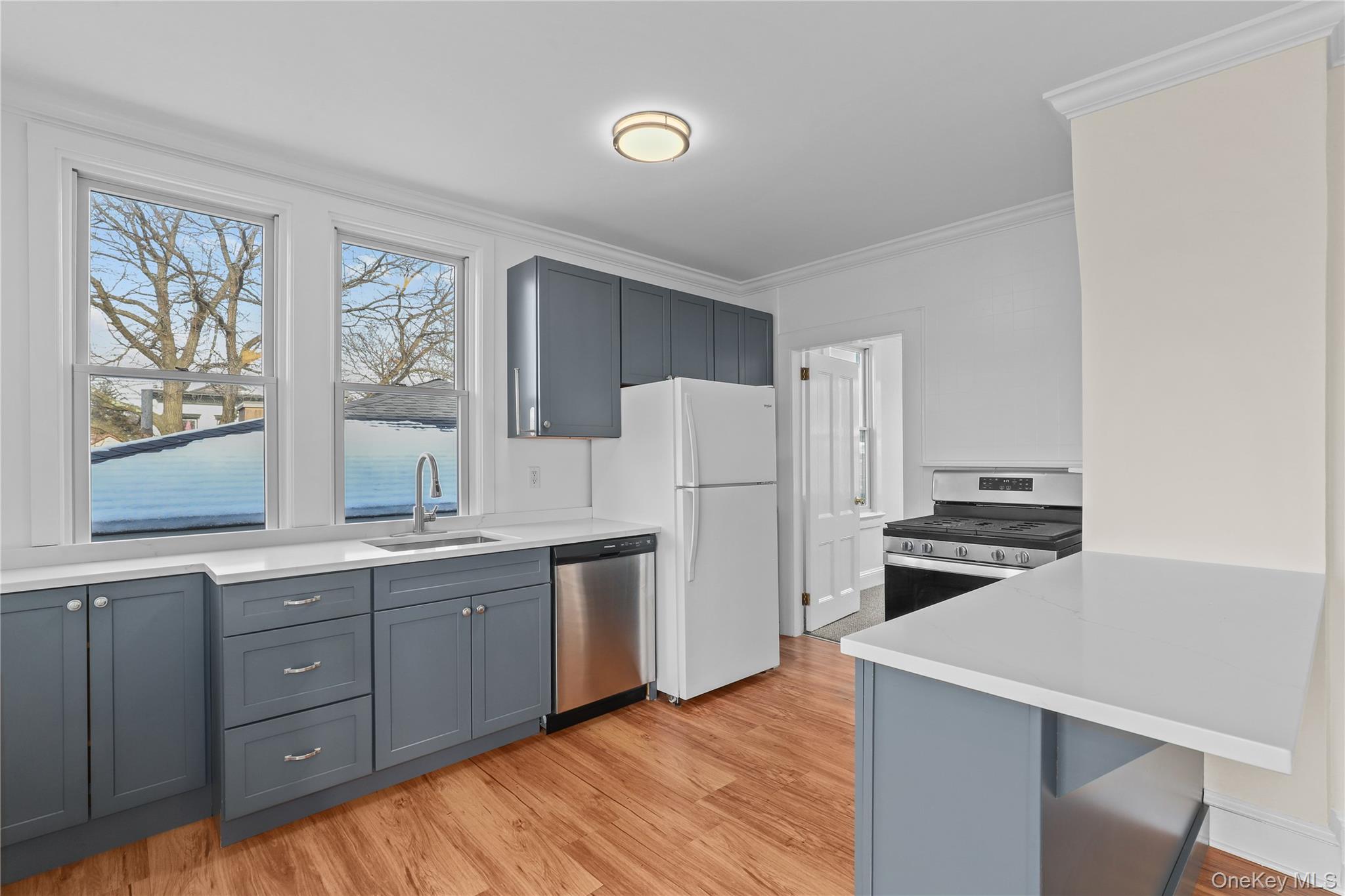 #3 photo, 10 S Eckar Street, Irvington , NY 10533