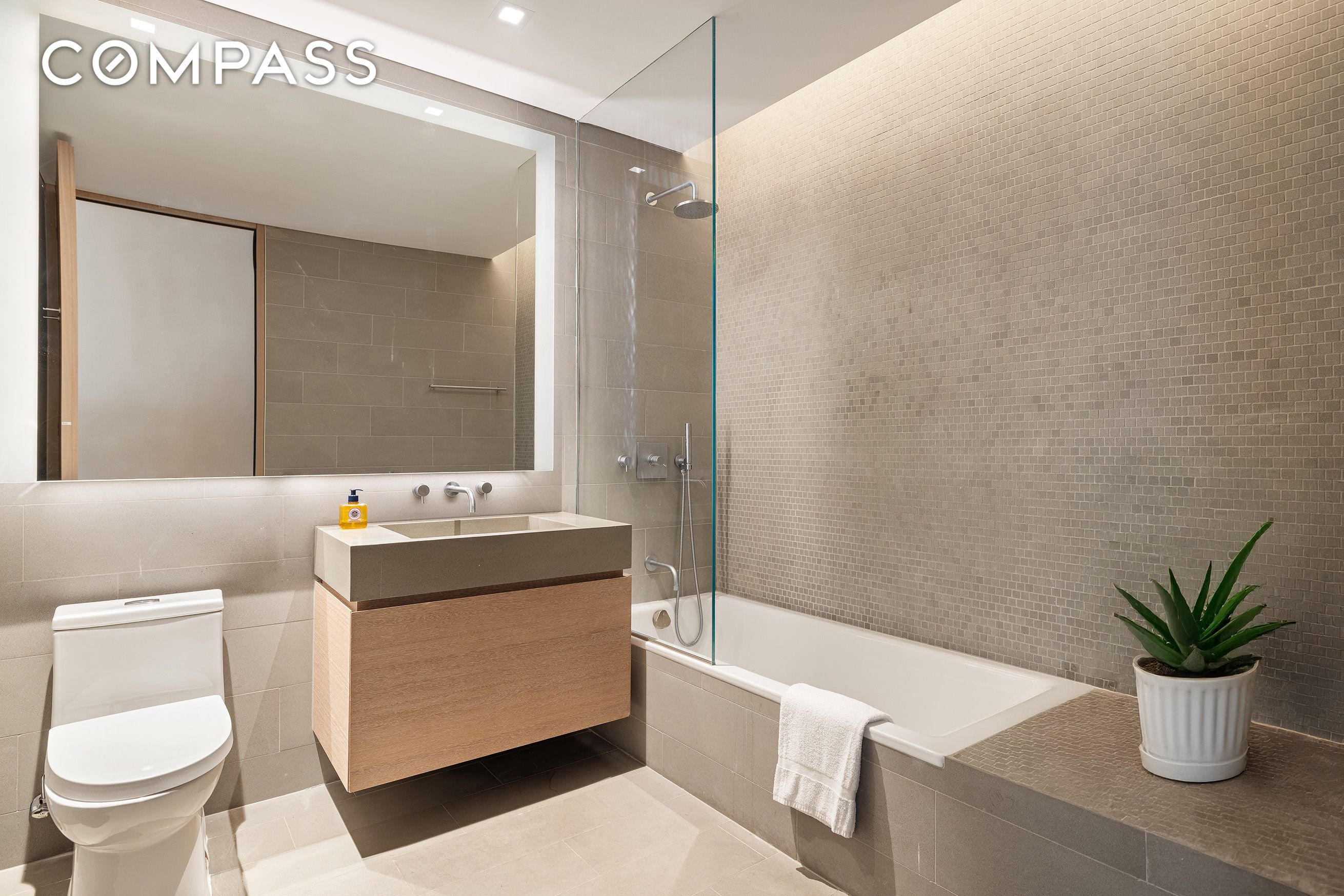 #11 photo, 49 Chambers Street, Tribeca , NY 10007