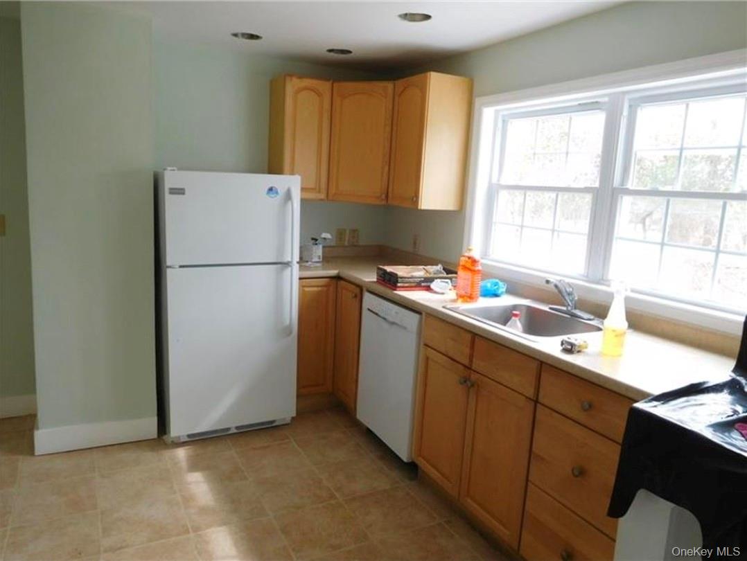 #9 photo, 77 N Phillips Avenue, Speonk , NY 11972