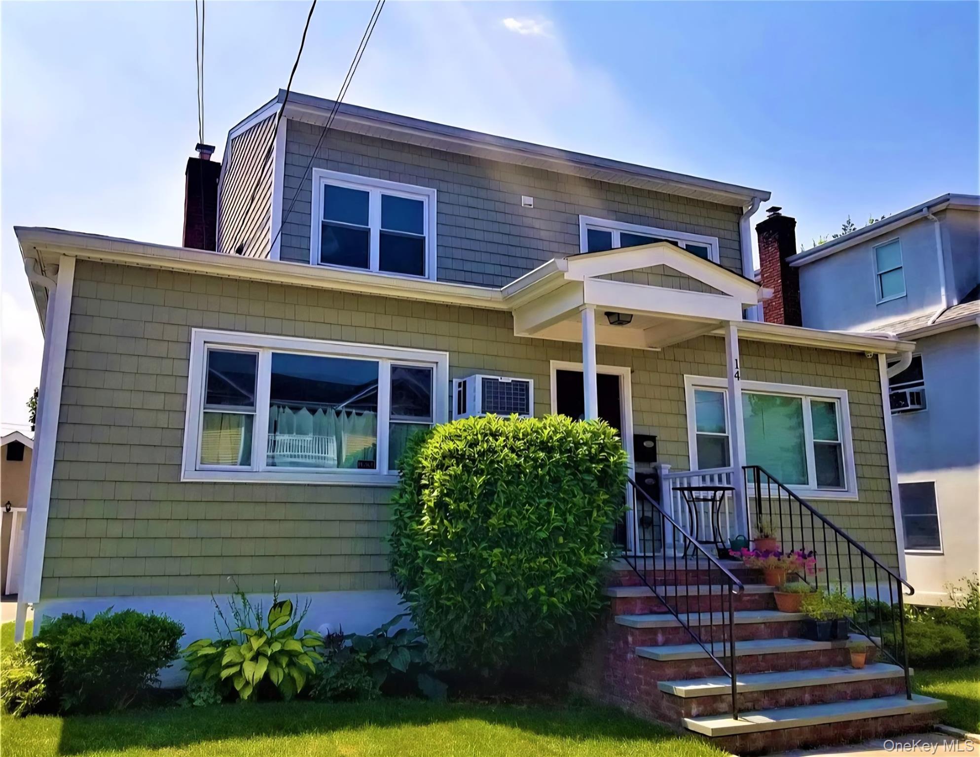 #1 photo, 14 Franklin Avenue, Port Washington , NY 11050