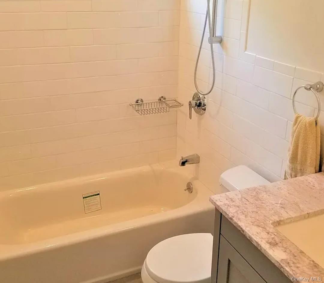 #5 photo, 14 Franklin Avenue, Port Washington , NY 11050