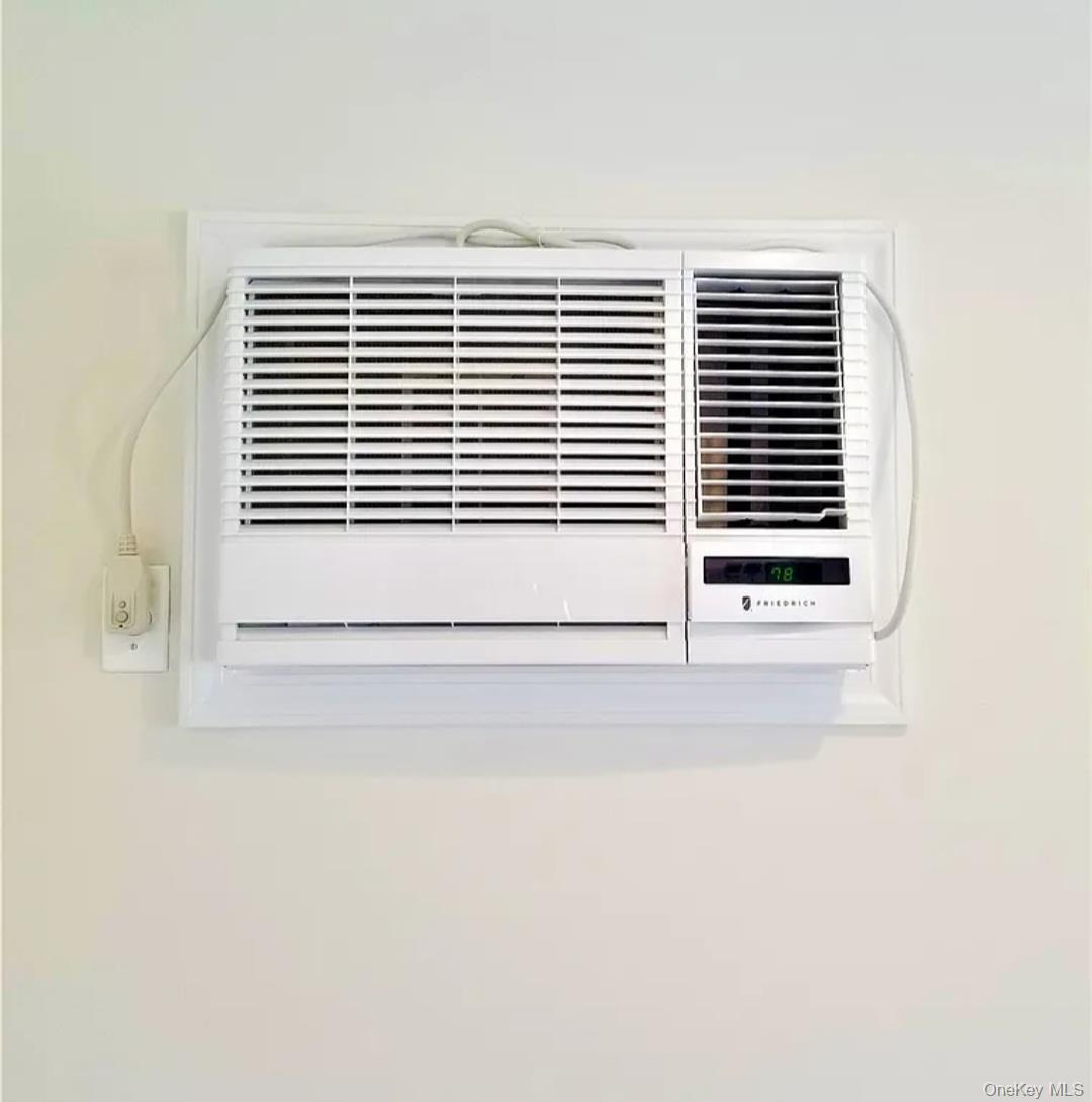 #7 photo, 14 Franklin Avenue, Port Washington , NY 11050