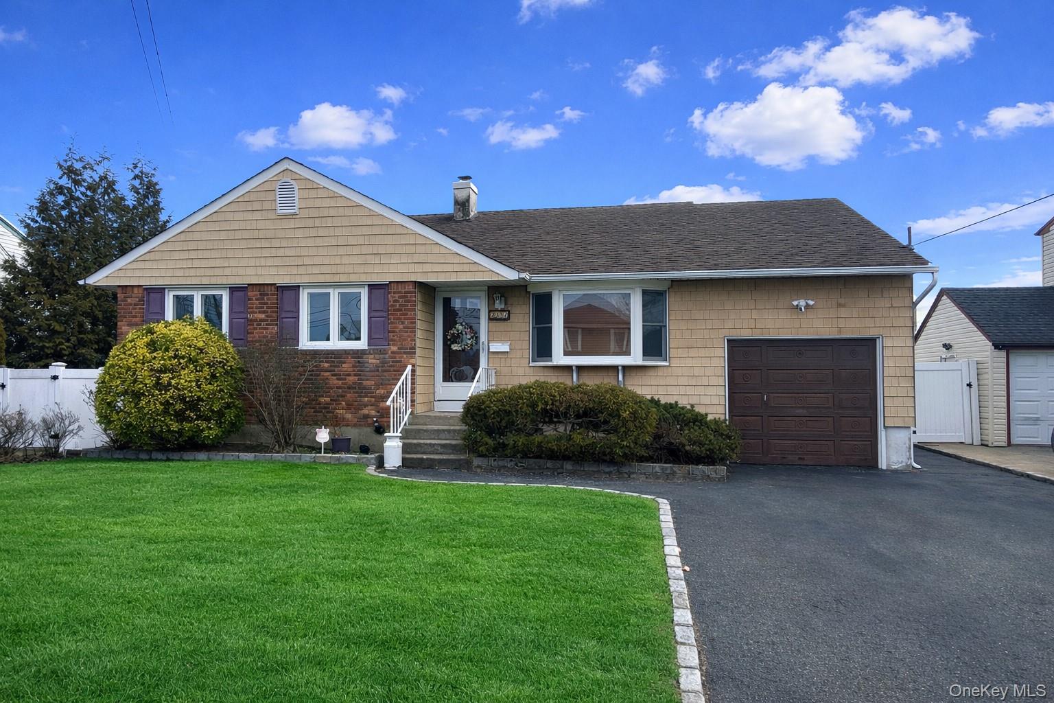 #1 photo, 2337 Sycamore Avenue, Wantagh , NY 11793
