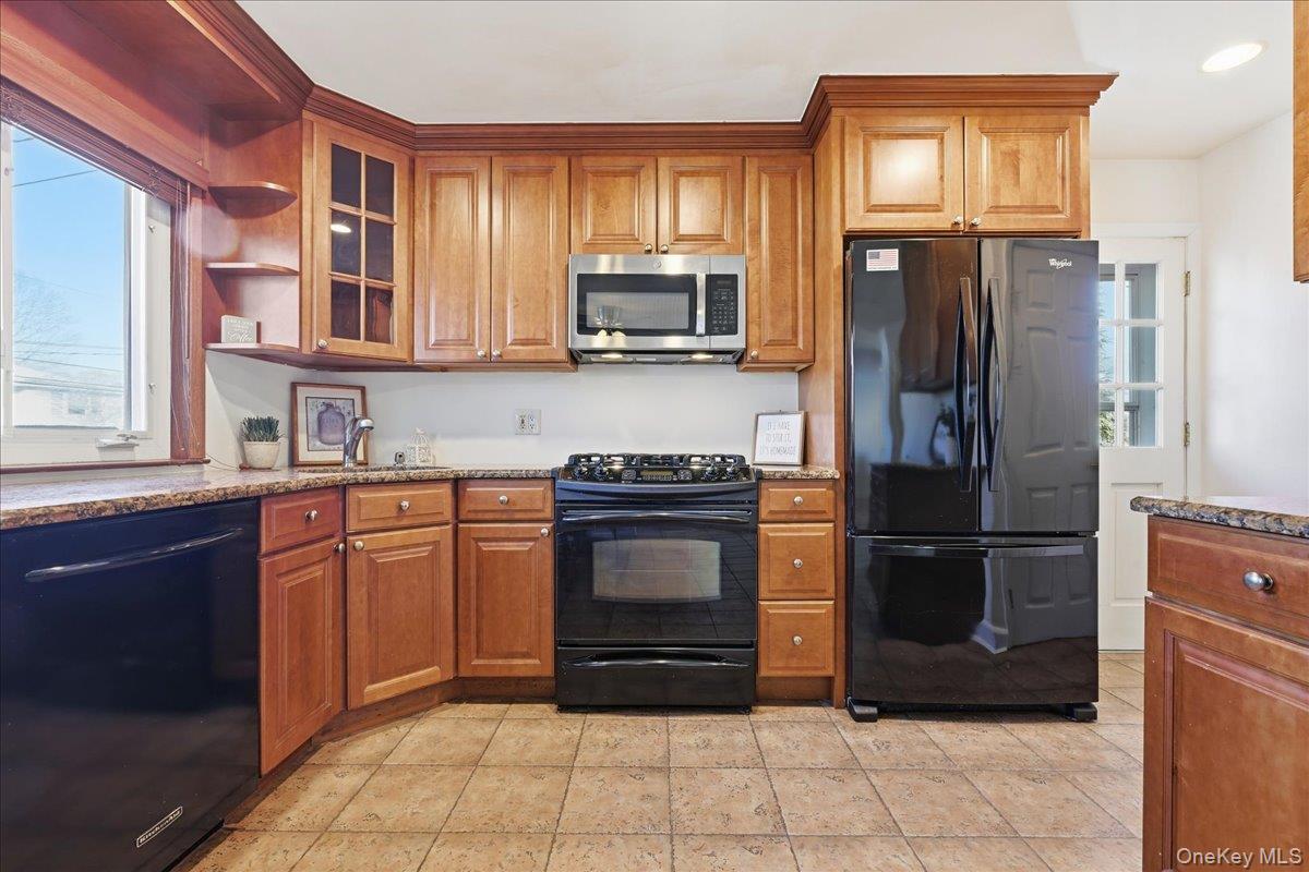 #11 photo, 2337 Sycamore Avenue, Wantagh , NY 11793