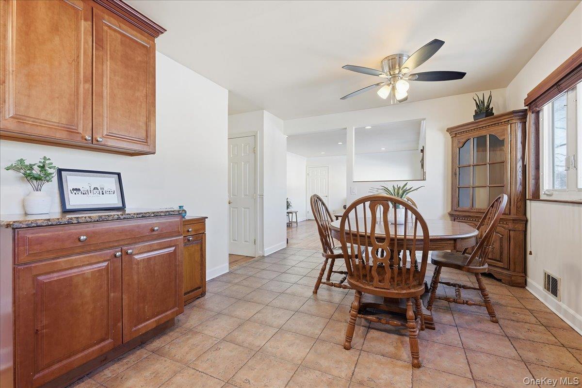 #12 photo, 2337 Sycamore Avenue, Wantagh , NY 11793