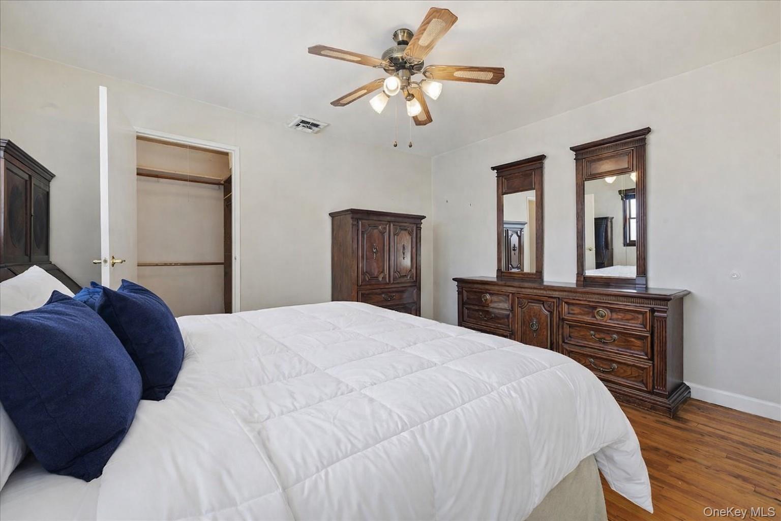 #14 photo, 2337 Sycamore Avenue, Wantagh , NY 11793