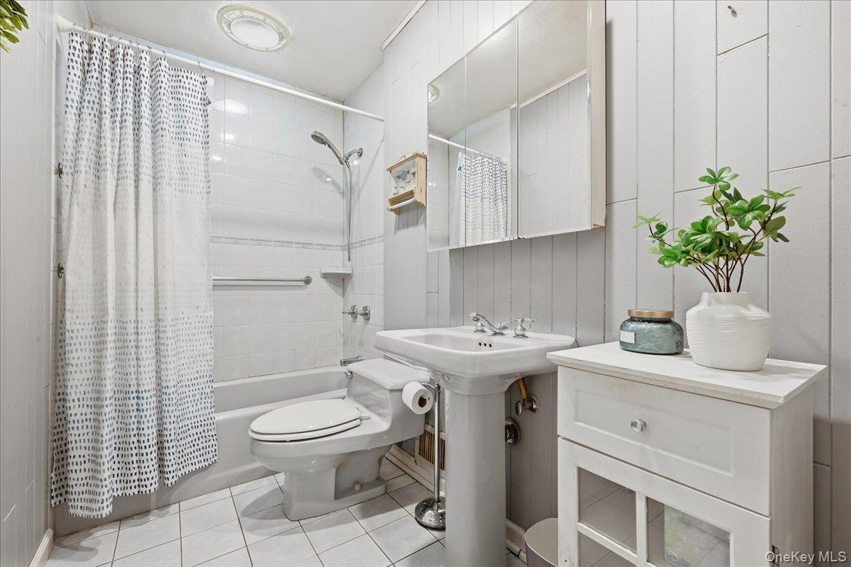 #17 photo, 2337 Sycamore Avenue, Wantagh , NY 11793