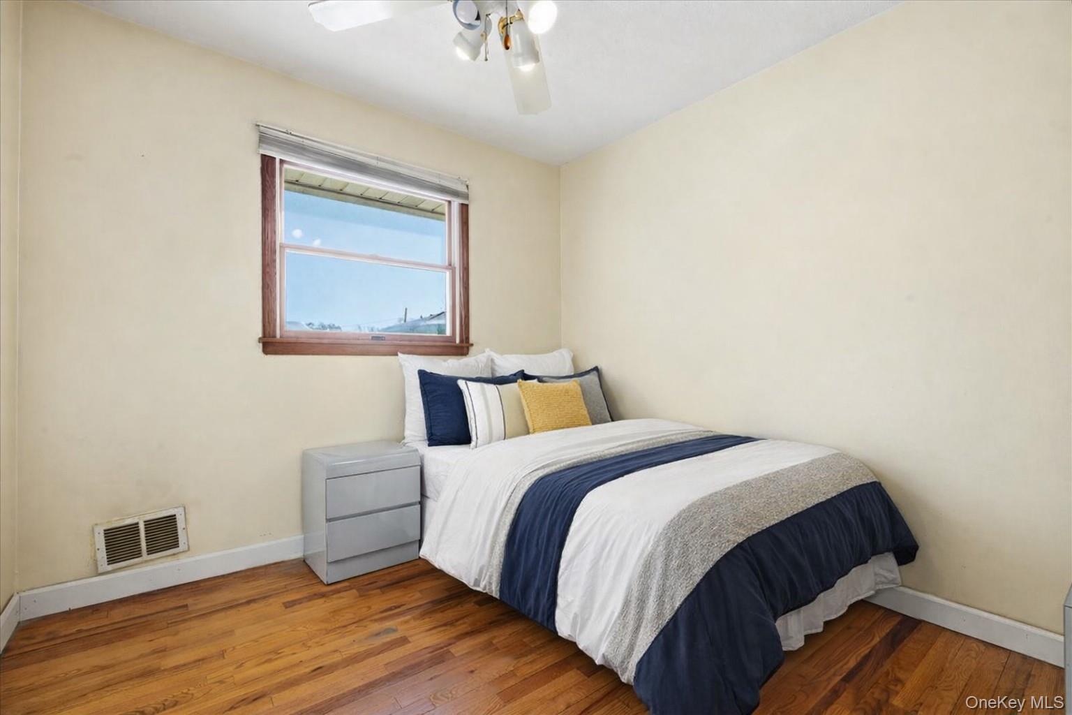 #18 photo, 2337 Sycamore Avenue, Wantagh , NY 11793