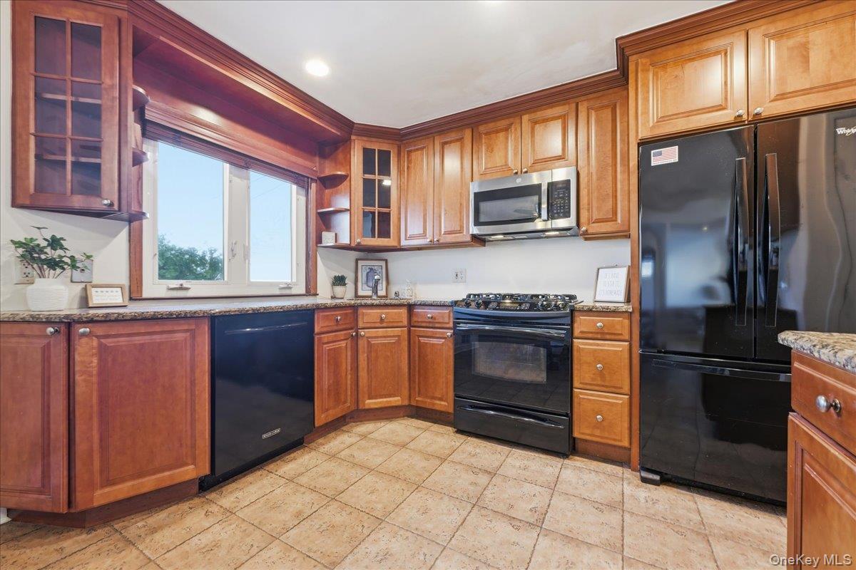 #9 photo, 2337 Sycamore Avenue, Wantagh , NY 11793