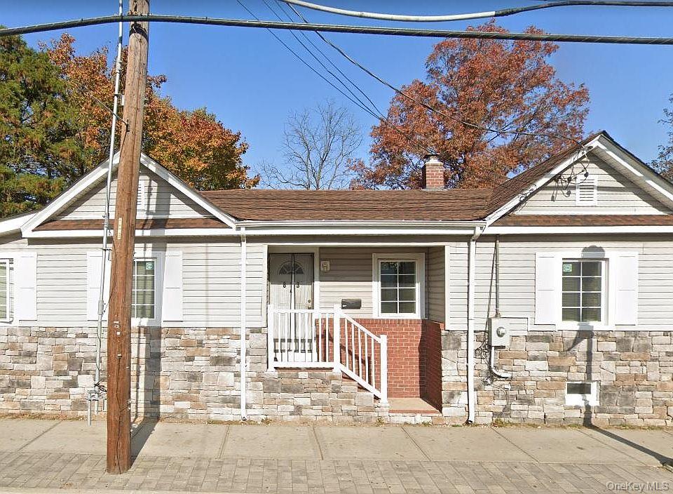 #1 photo, 813 Prospect Avenue, Westbury , NY 11590