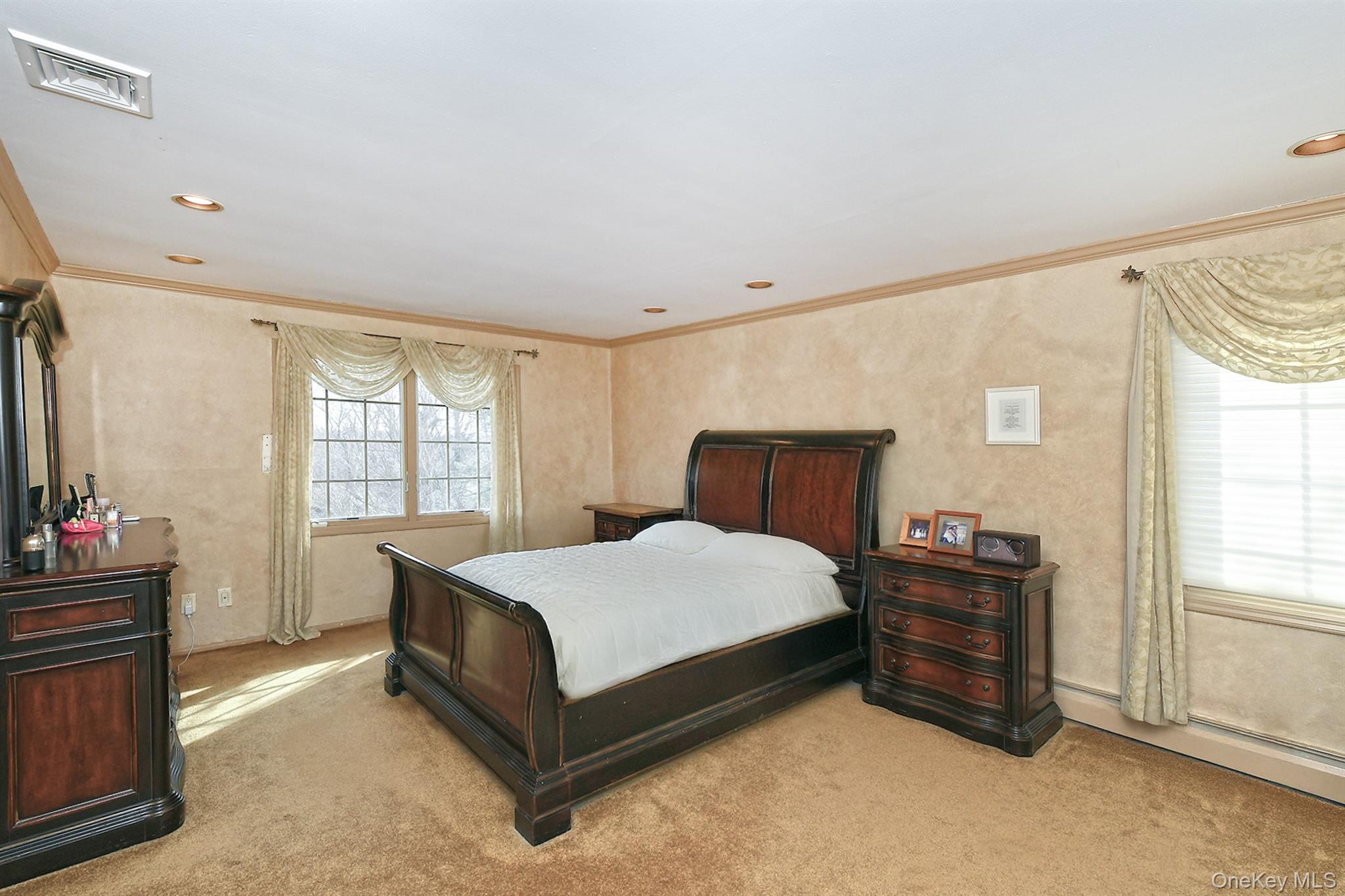 #17 photo, 17 Susan Lane, Dix Hills , NY 11746