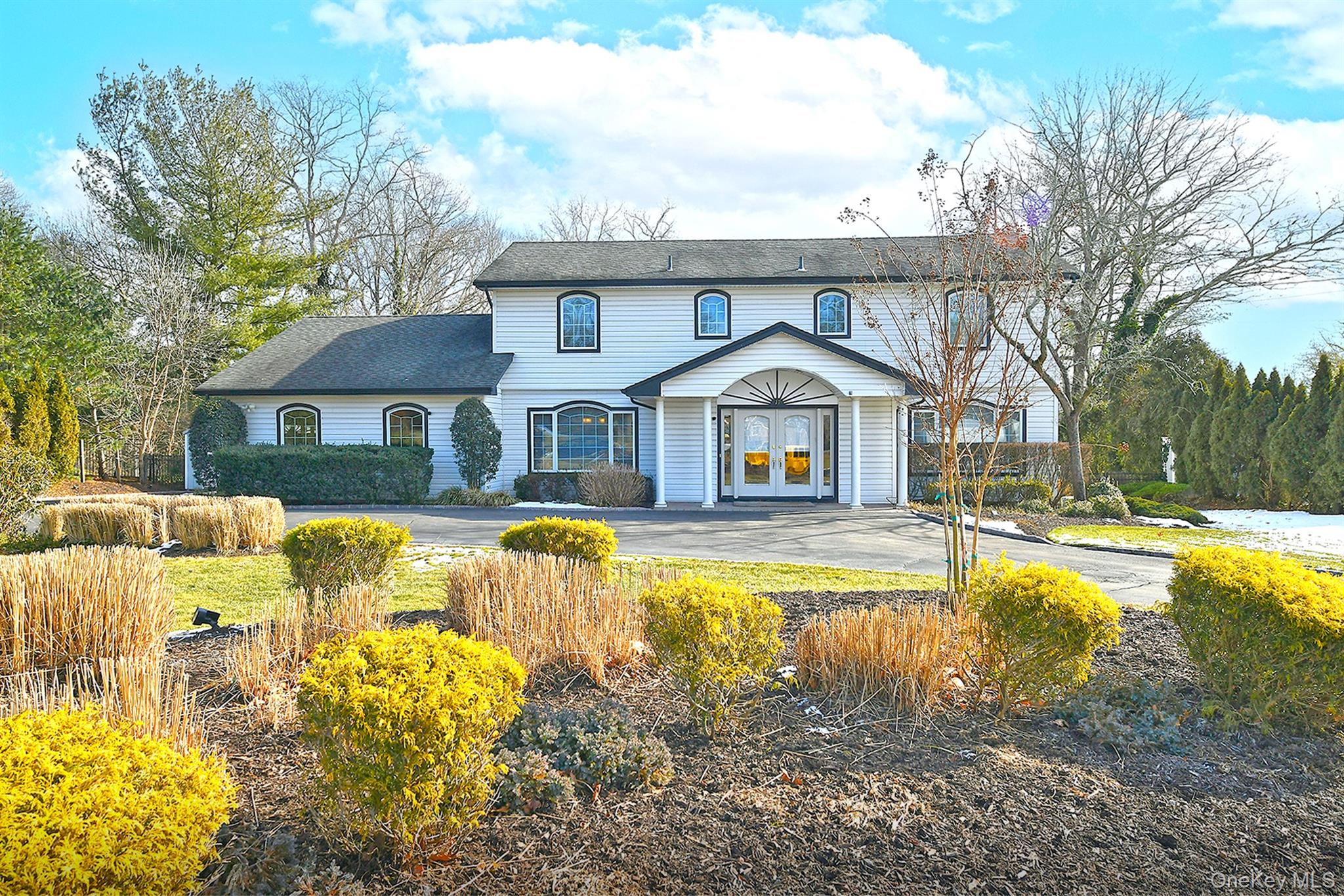 #2 photo, 17 Susan Lane, Dix Hills , NY 11746