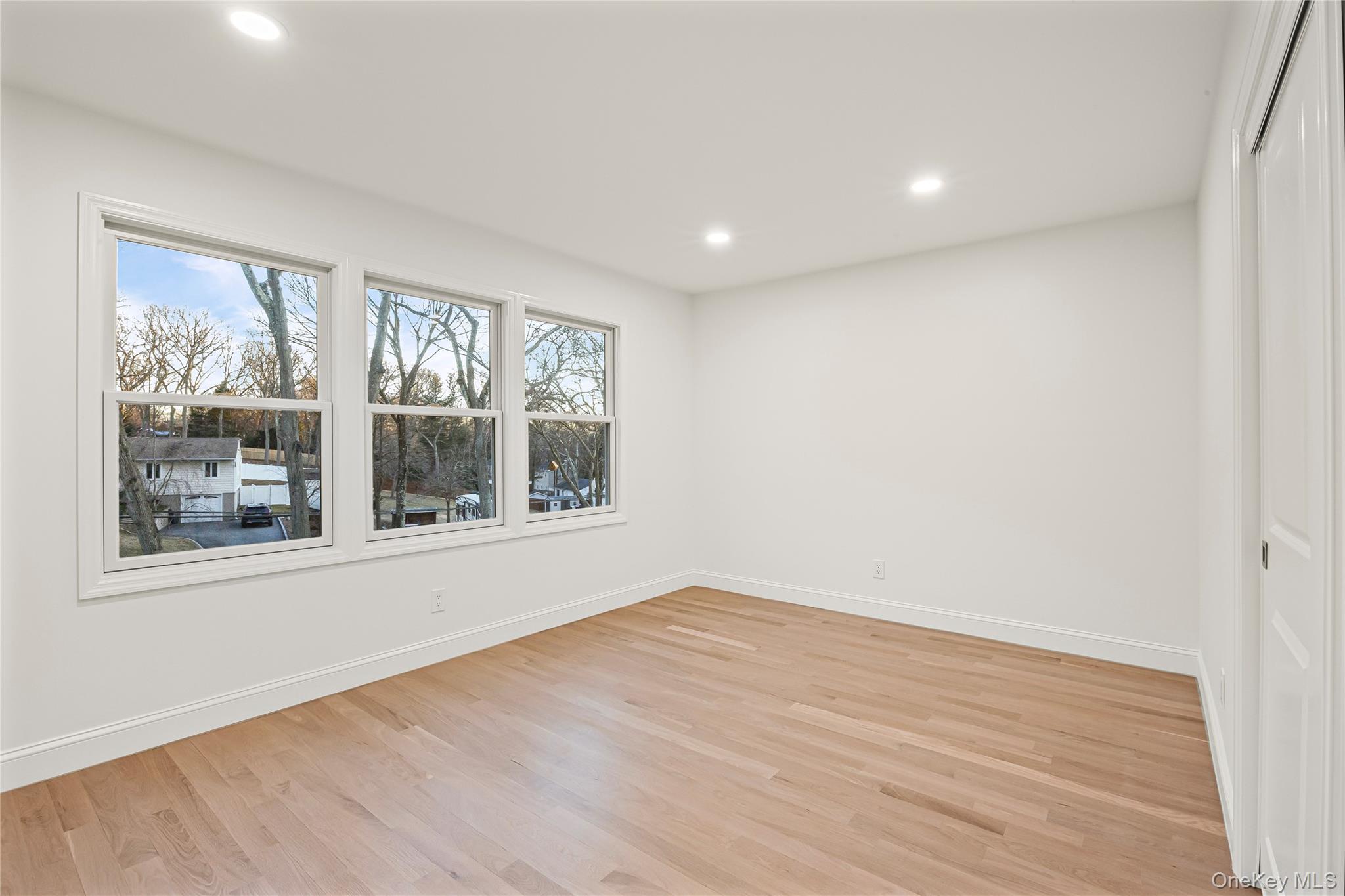 #16 photo, 5 Poplar Drive, Smithtown , NY 11787