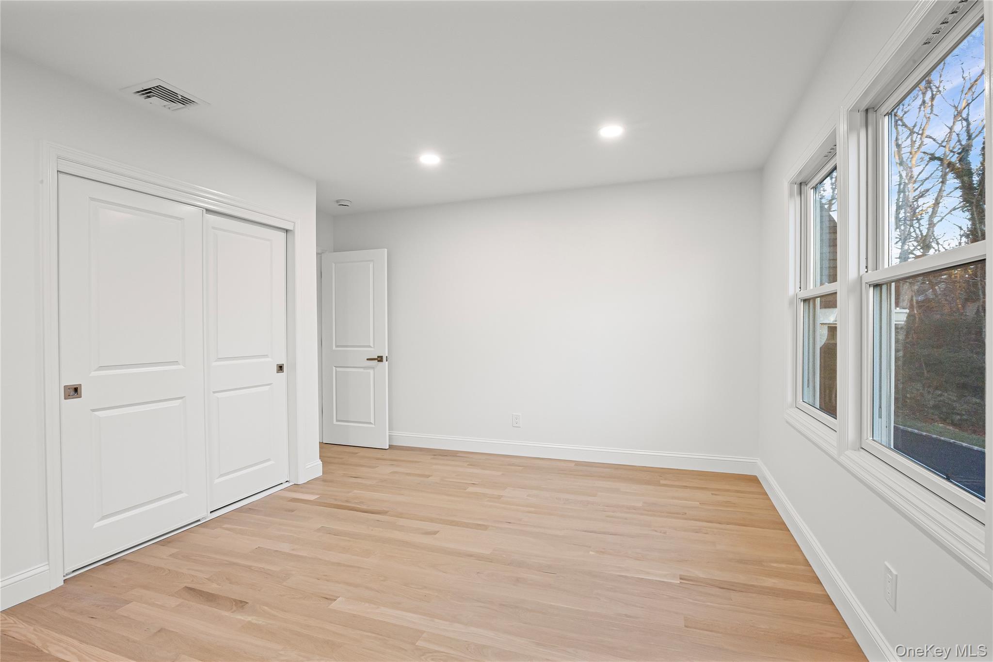 #17 photo, 5 Poplar Drive, Smithtown , NY 11787