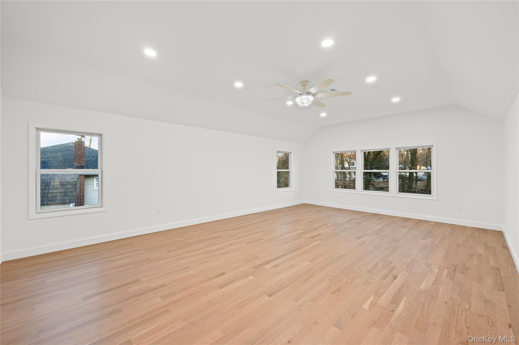 #20 photo, 5 Poplar Drive, Smithtown , NY 11787