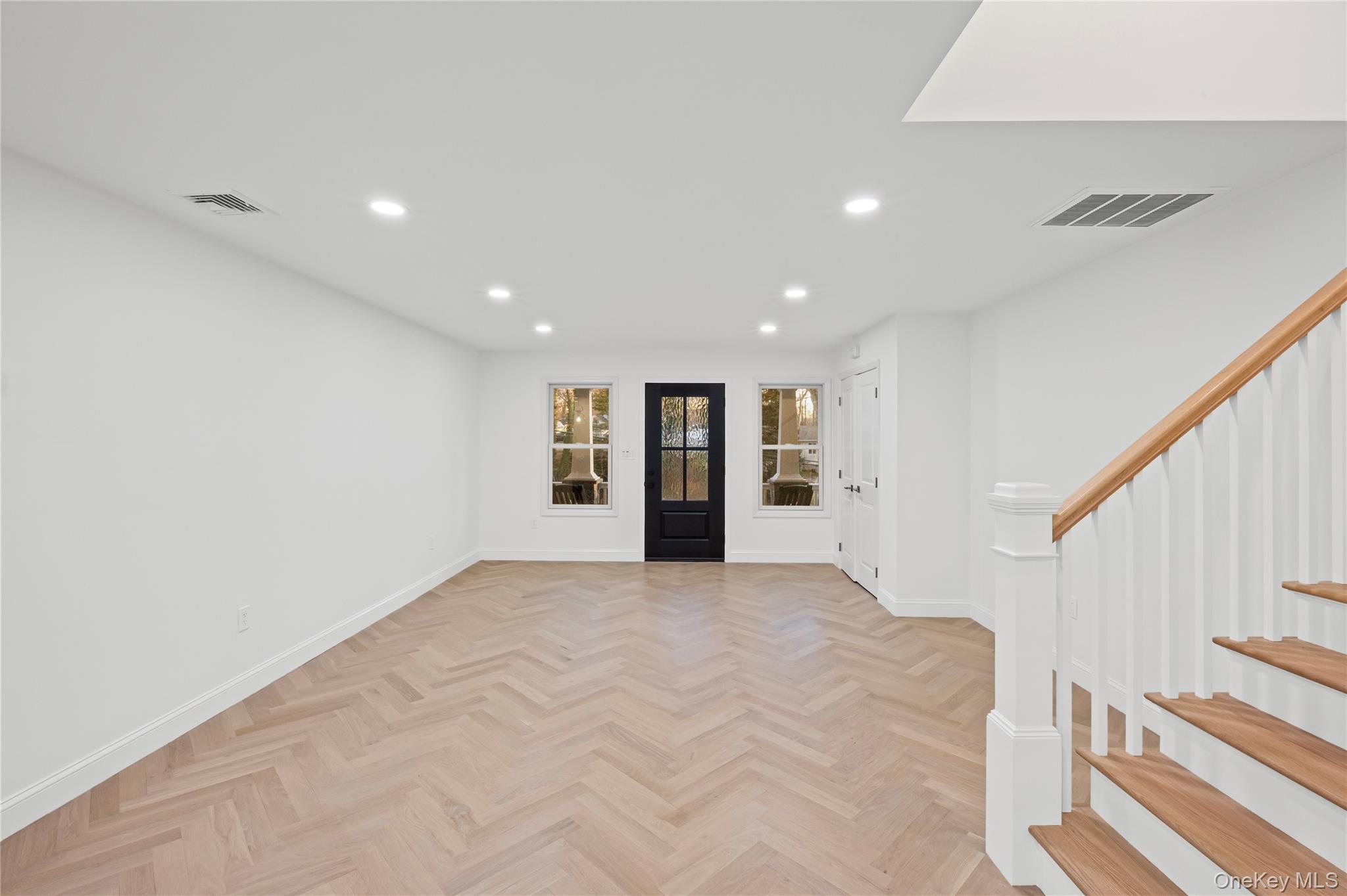 #5 photo, 5 Poplar Drive, Smithtown , NY 11787