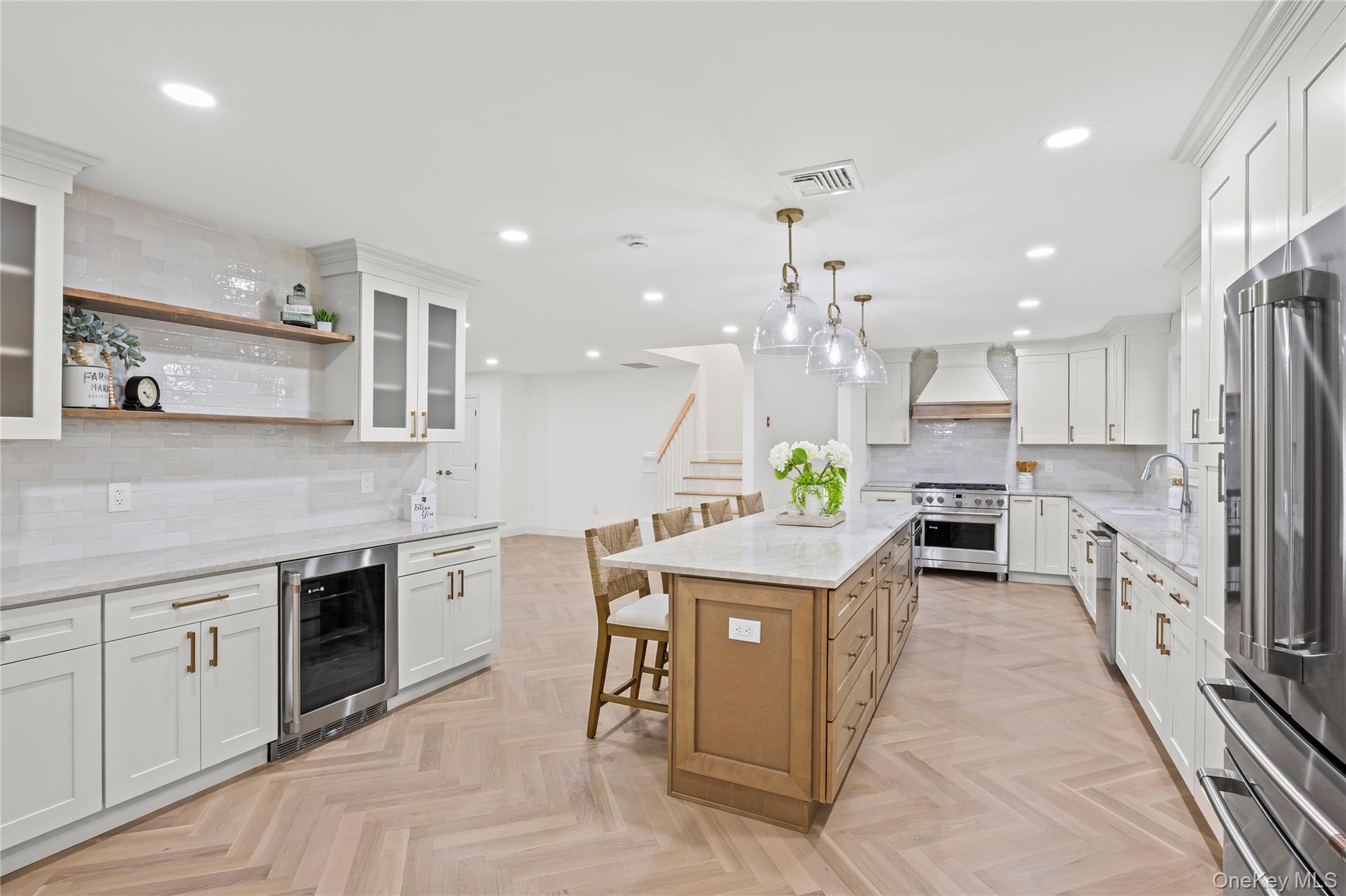 #6 photo, 5 Poplar Drive, Smithtown , NY 11787