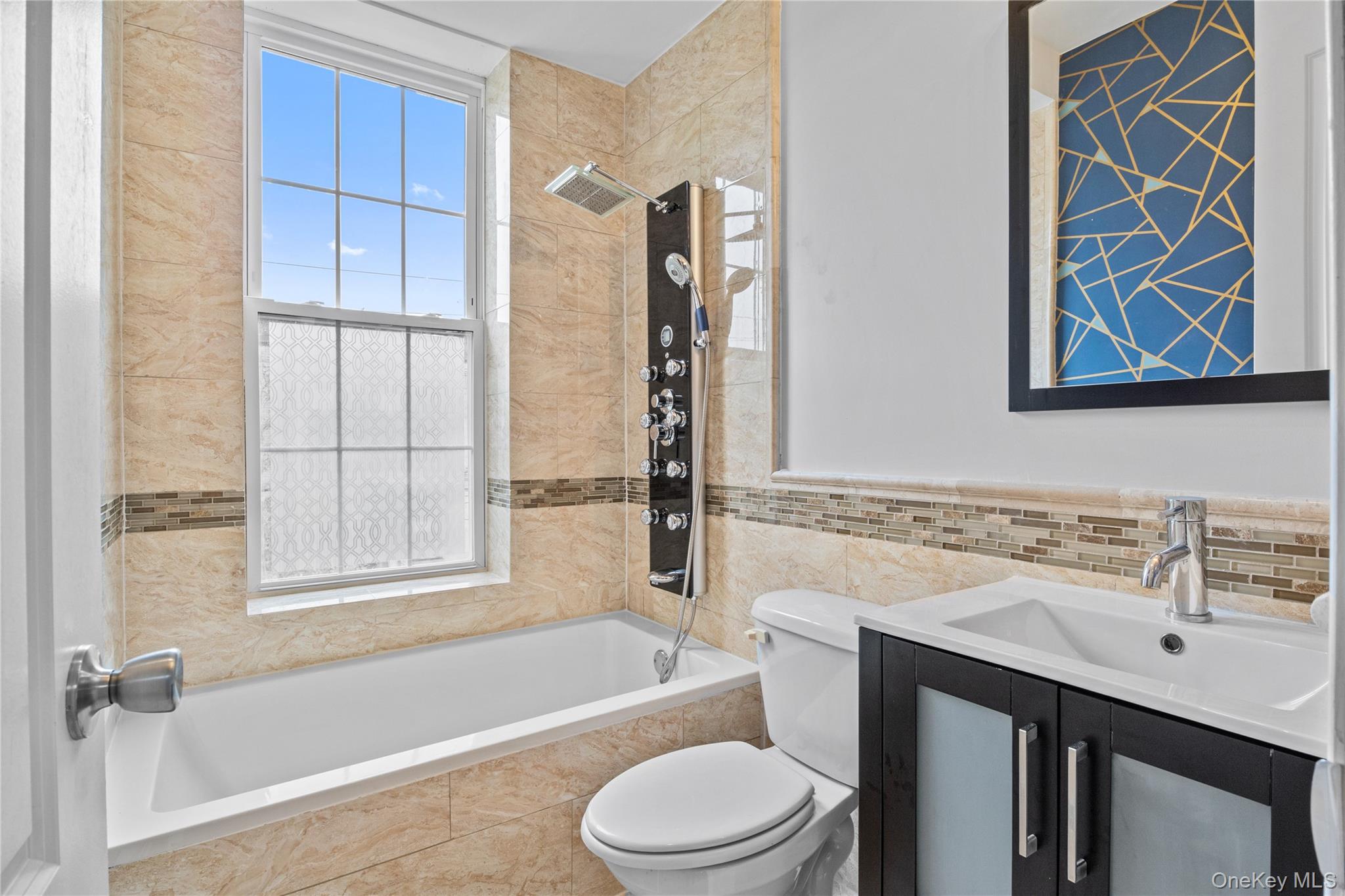 #10 photo, 255 Lincoln Avenue, Brooklyn , NY 11208