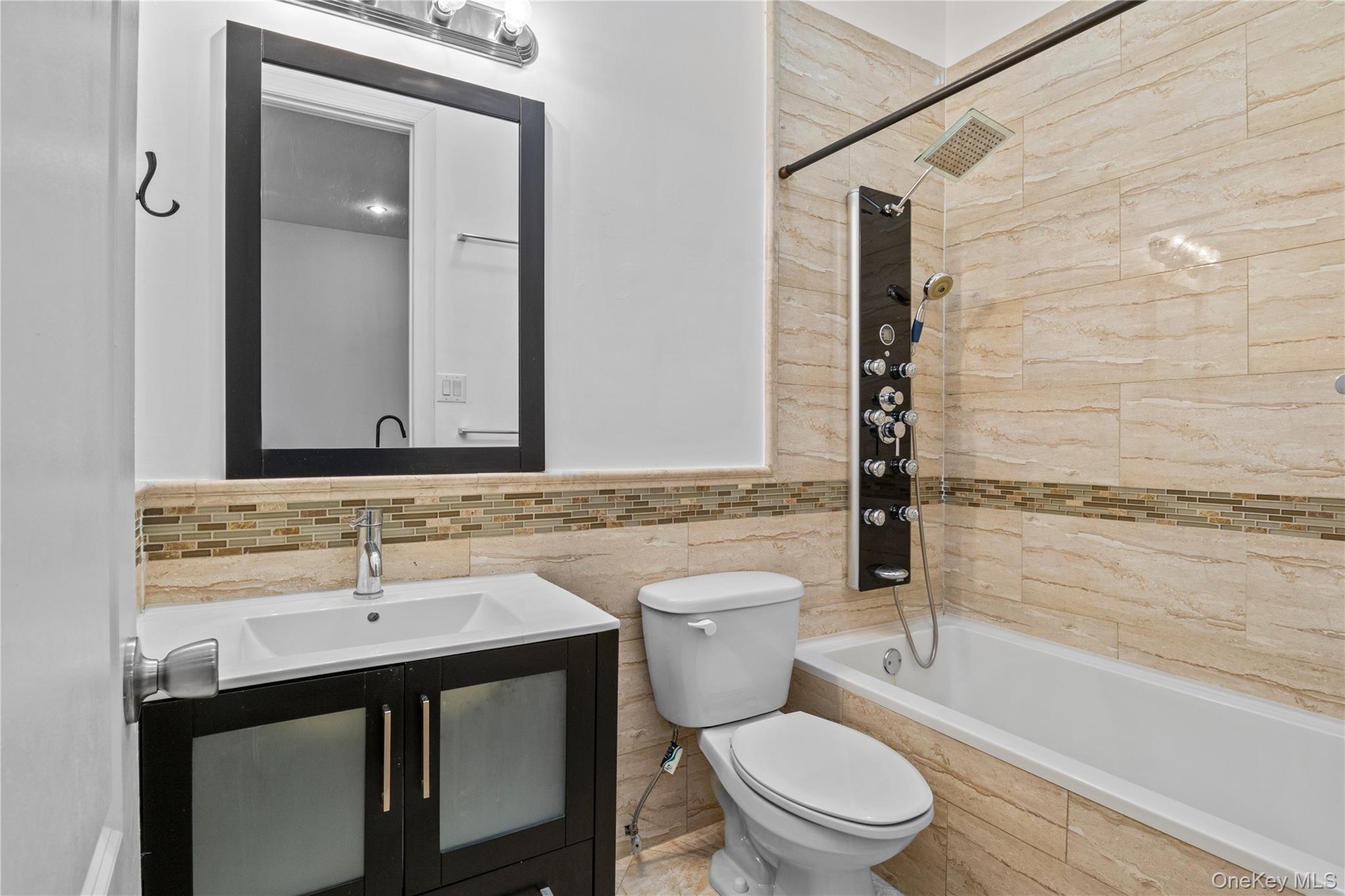 #11 photo, 255 Lincoln Avenue, Brooklyn , NY 11208