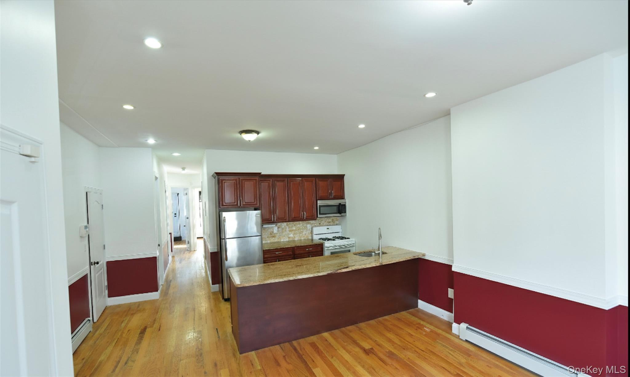 #12 photo, 255 Lincoln Avenue, Brooklyn , NY 11208