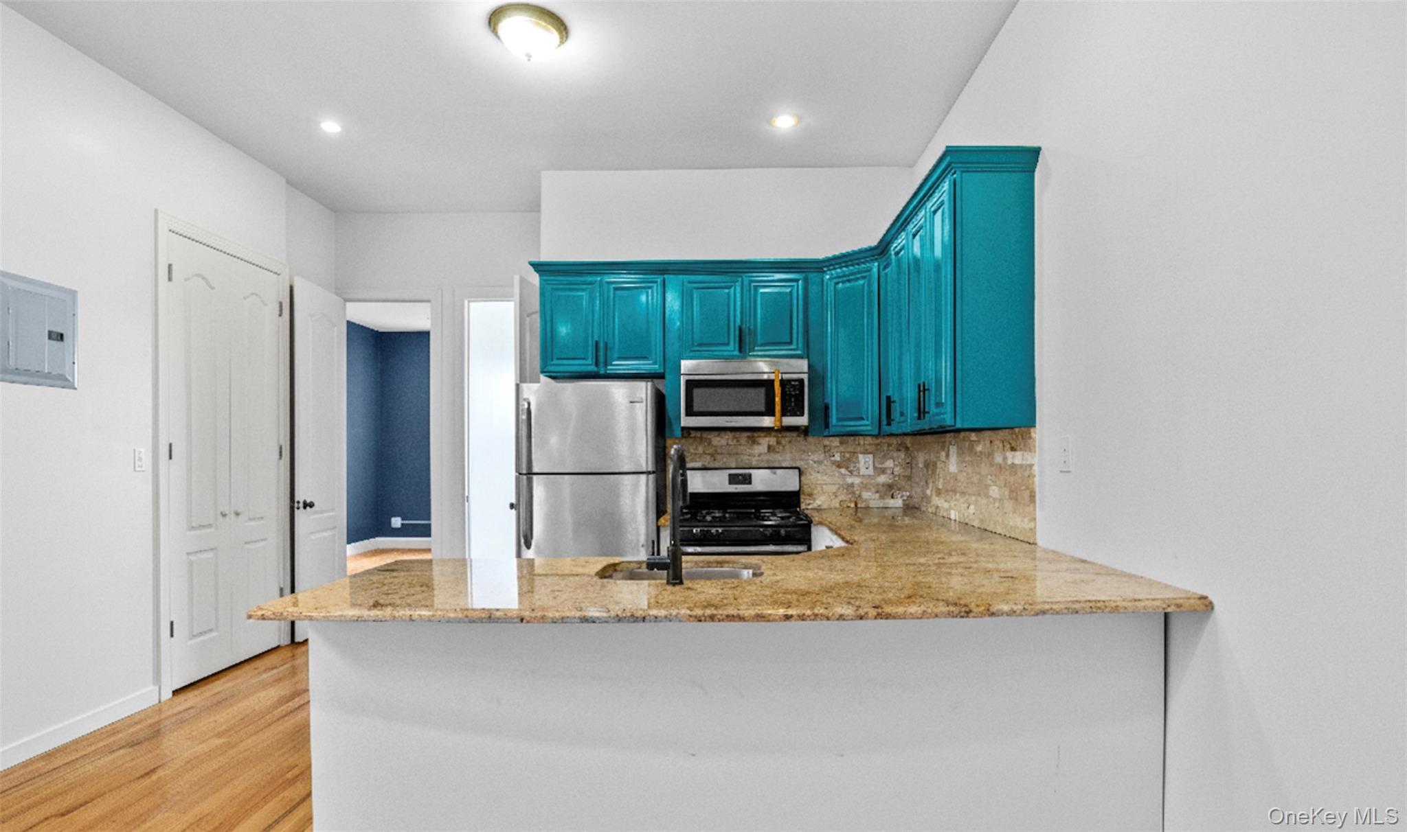 #2 photo, 255 Lincoln Avenue, Brooklyn , NY 11208