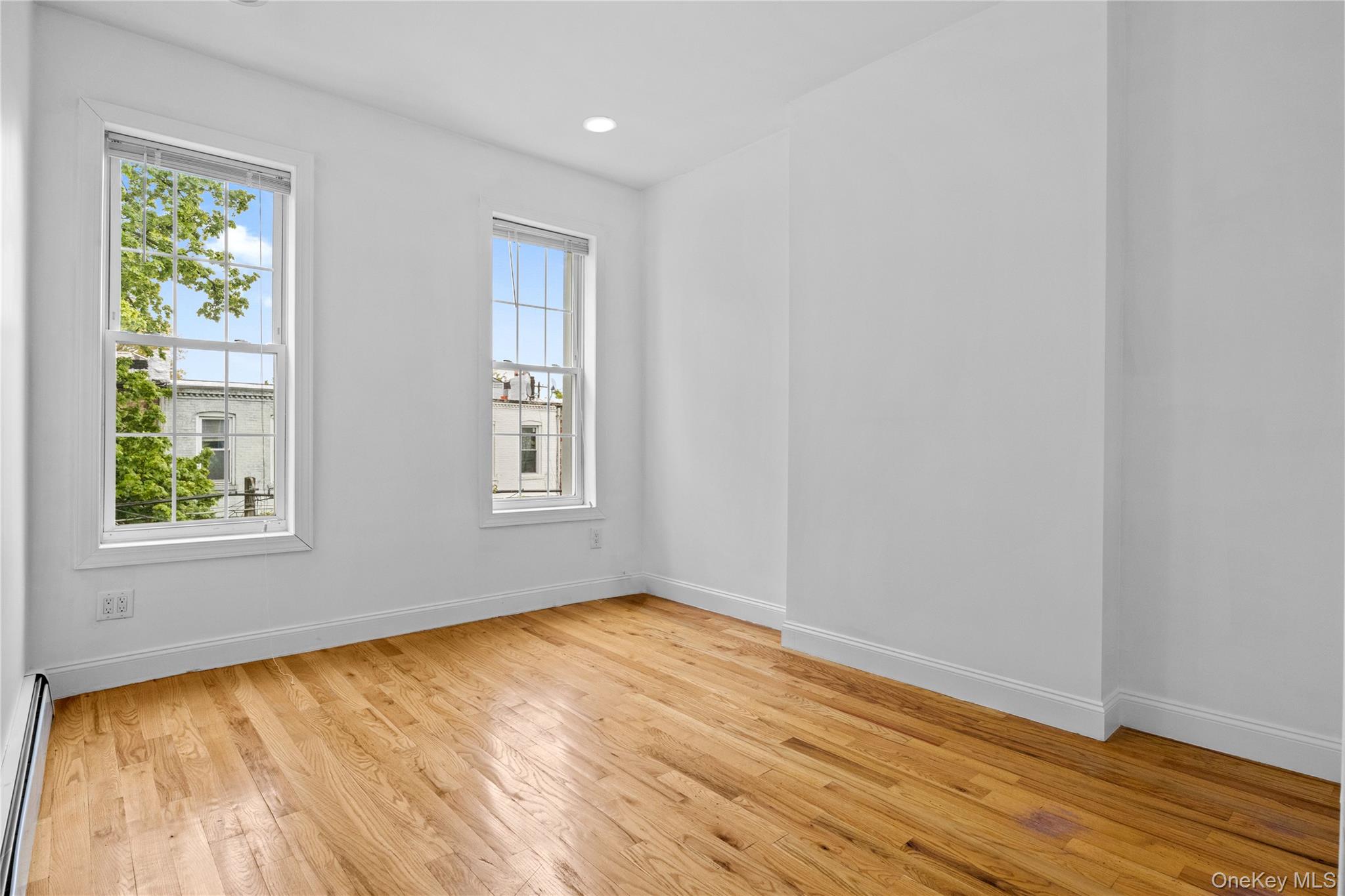 #7 photo, 255 Lincoln Avenue, Brooklyn , NY 11208